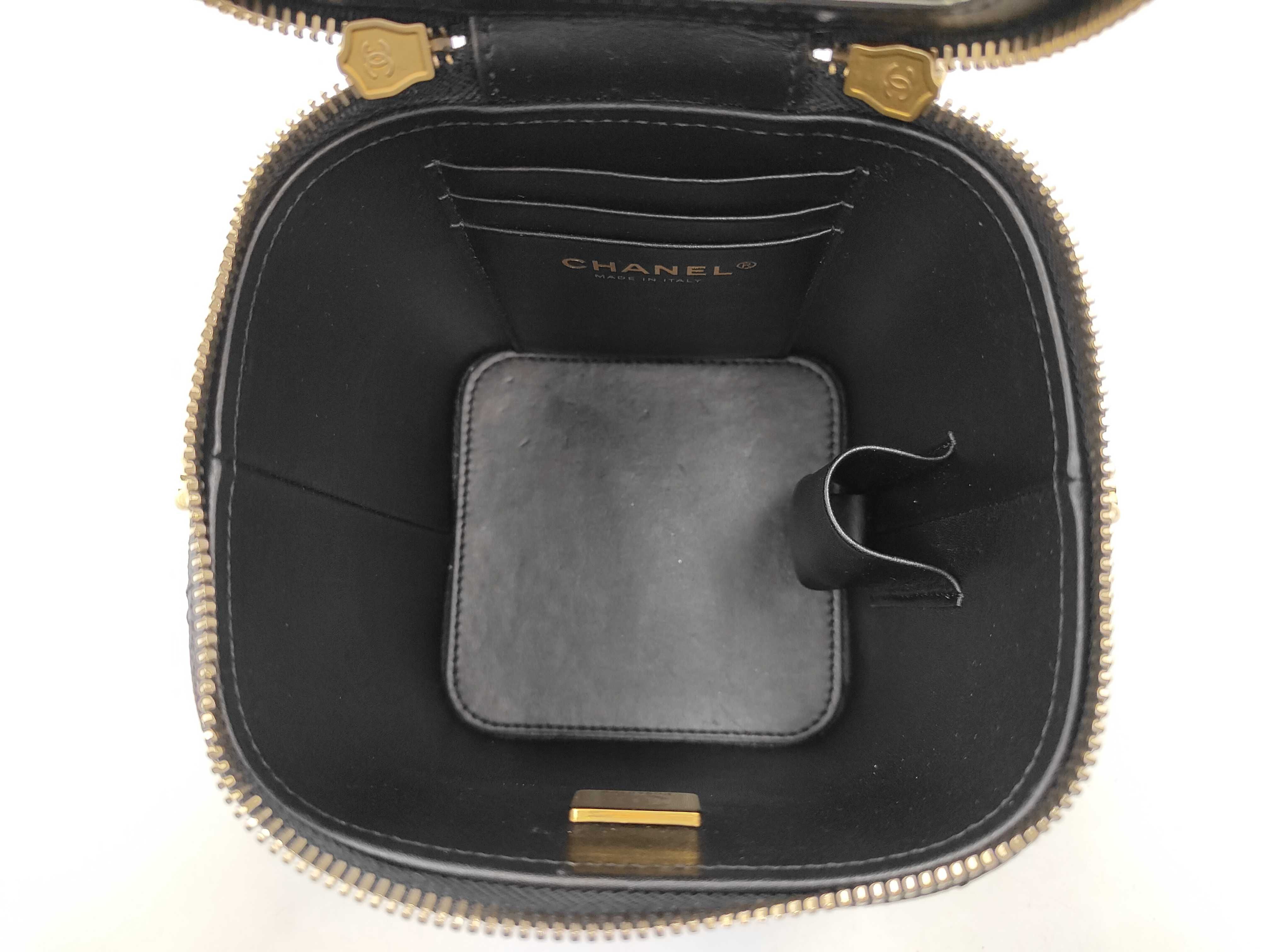 Matelassé Caviar Skin Vanity Box Shoulder Bag — view 9