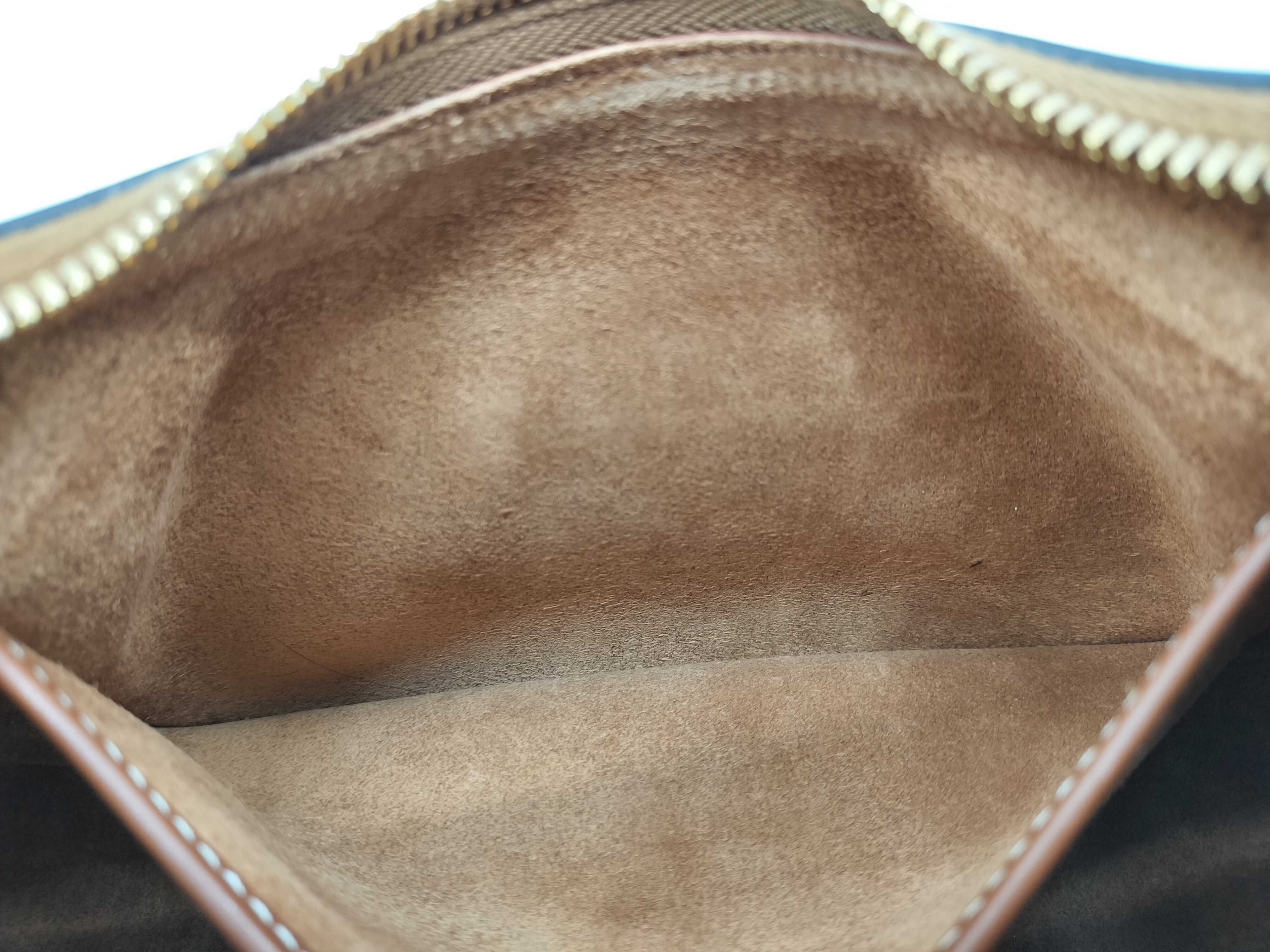 Triomphe Shoulder Bag — view 14
