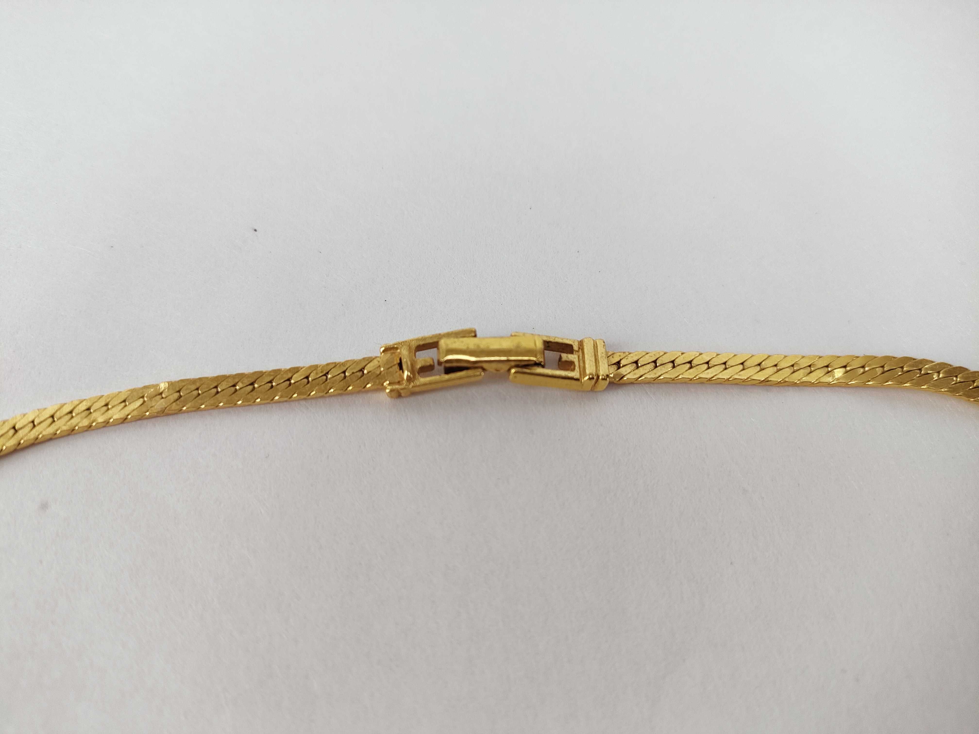 4G Logo Ribbon Gift Motif Gold Necklace — view 5