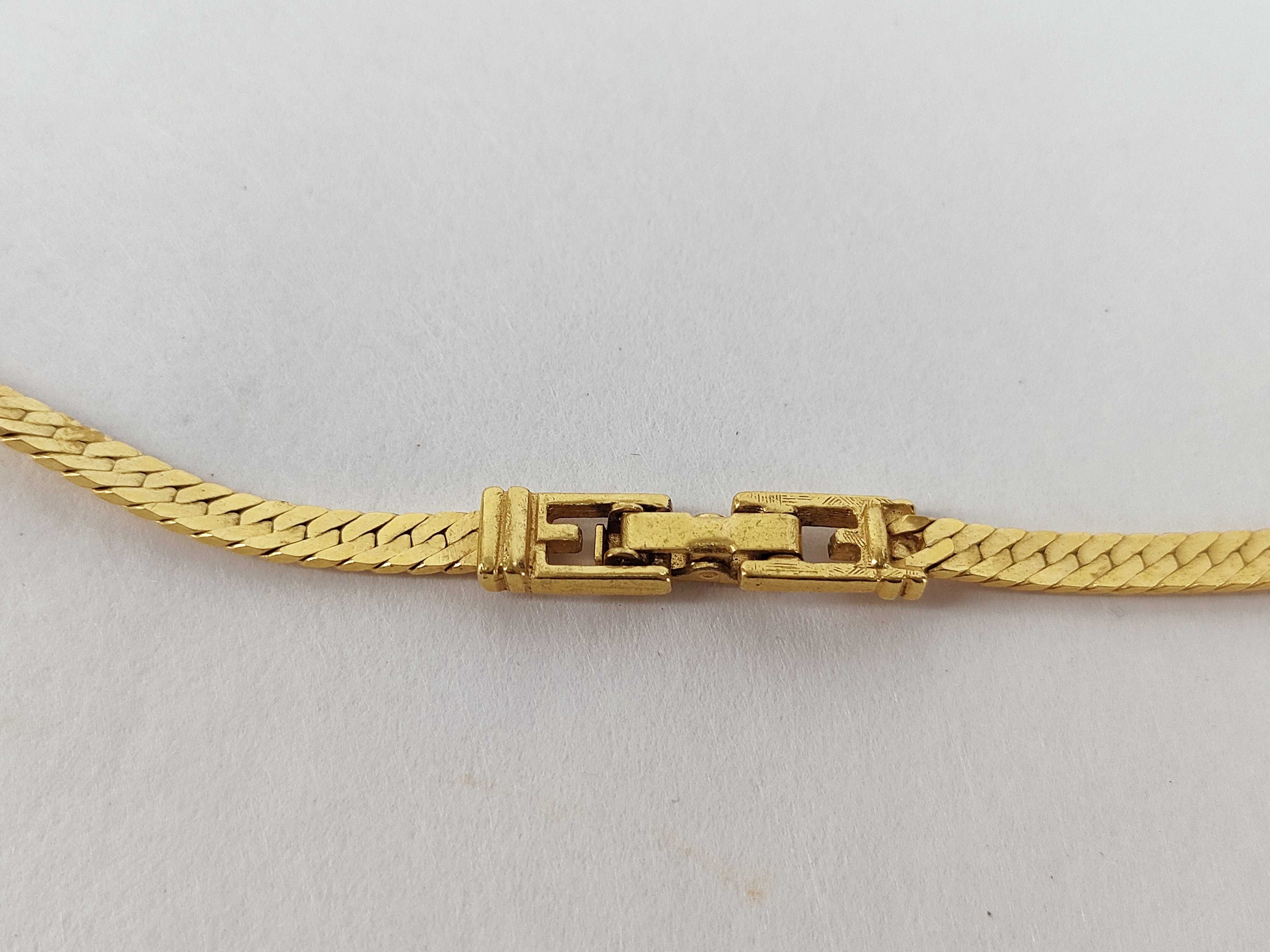 4G Logo Ribbon Gift Motif Gold Necklace — view 6