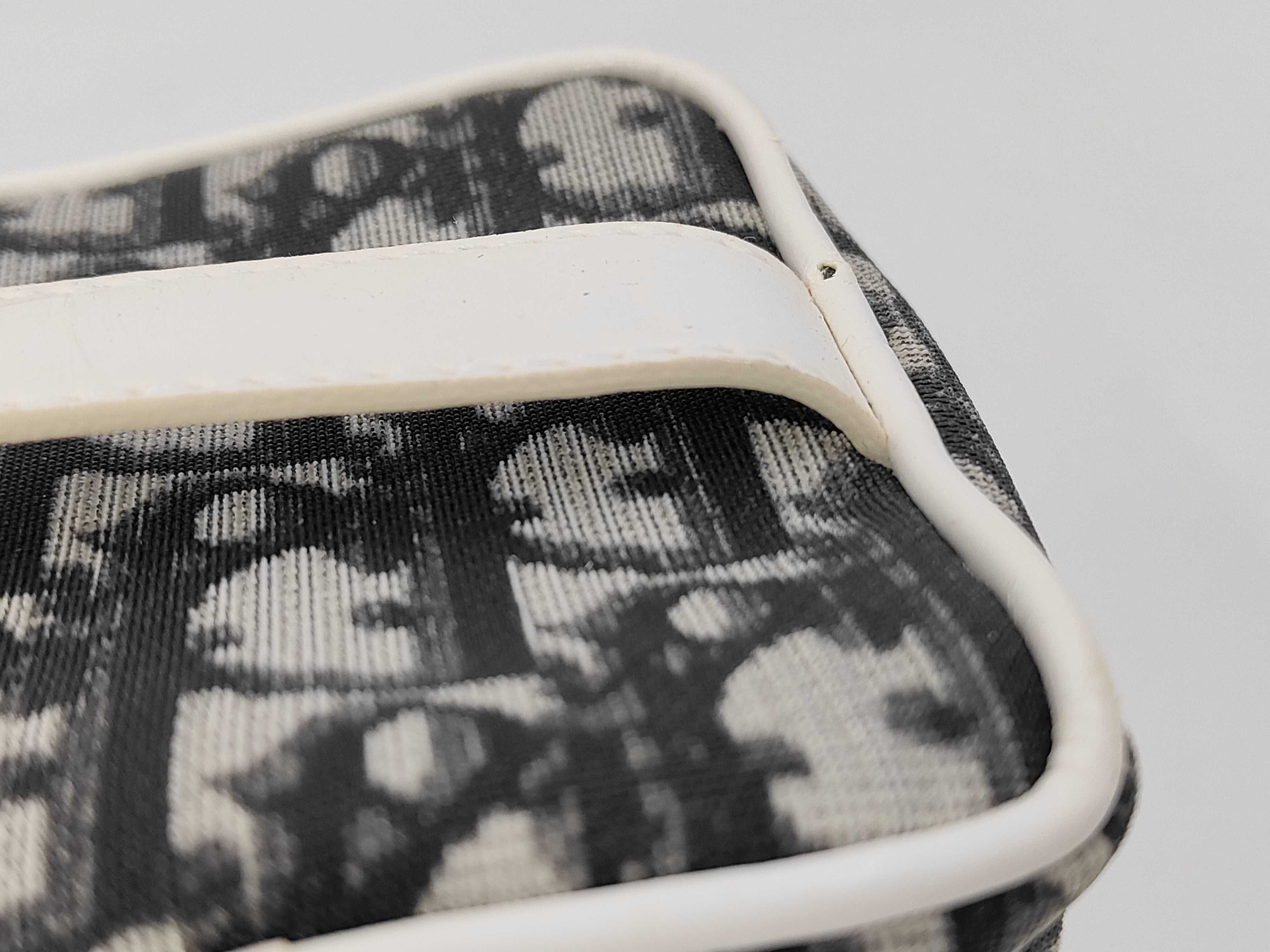 Trotter Vanity Bag Pouch Vanity Bag — view 3