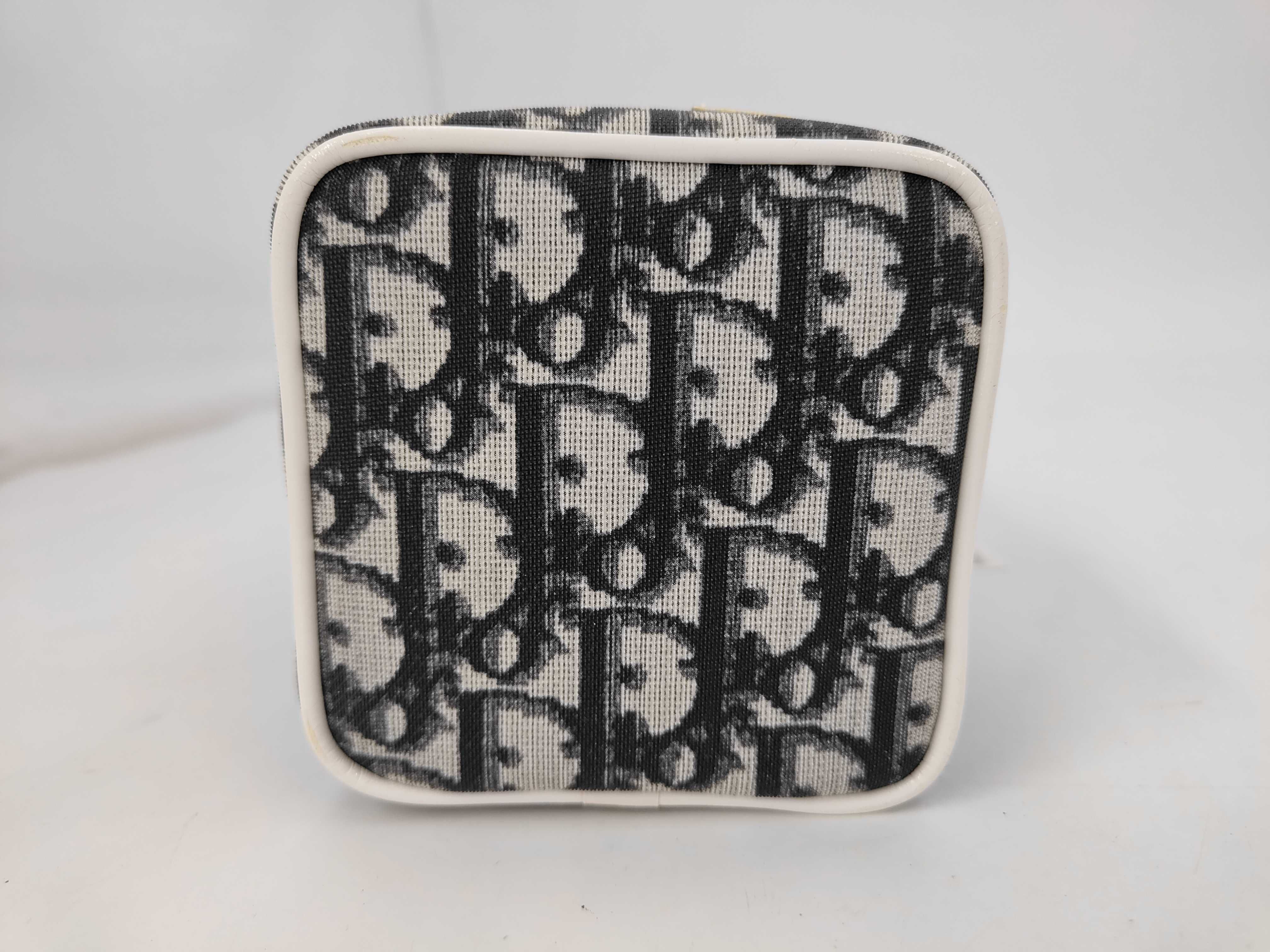 Trotter Vanity Bag Pouch Vanity Bag — view 7