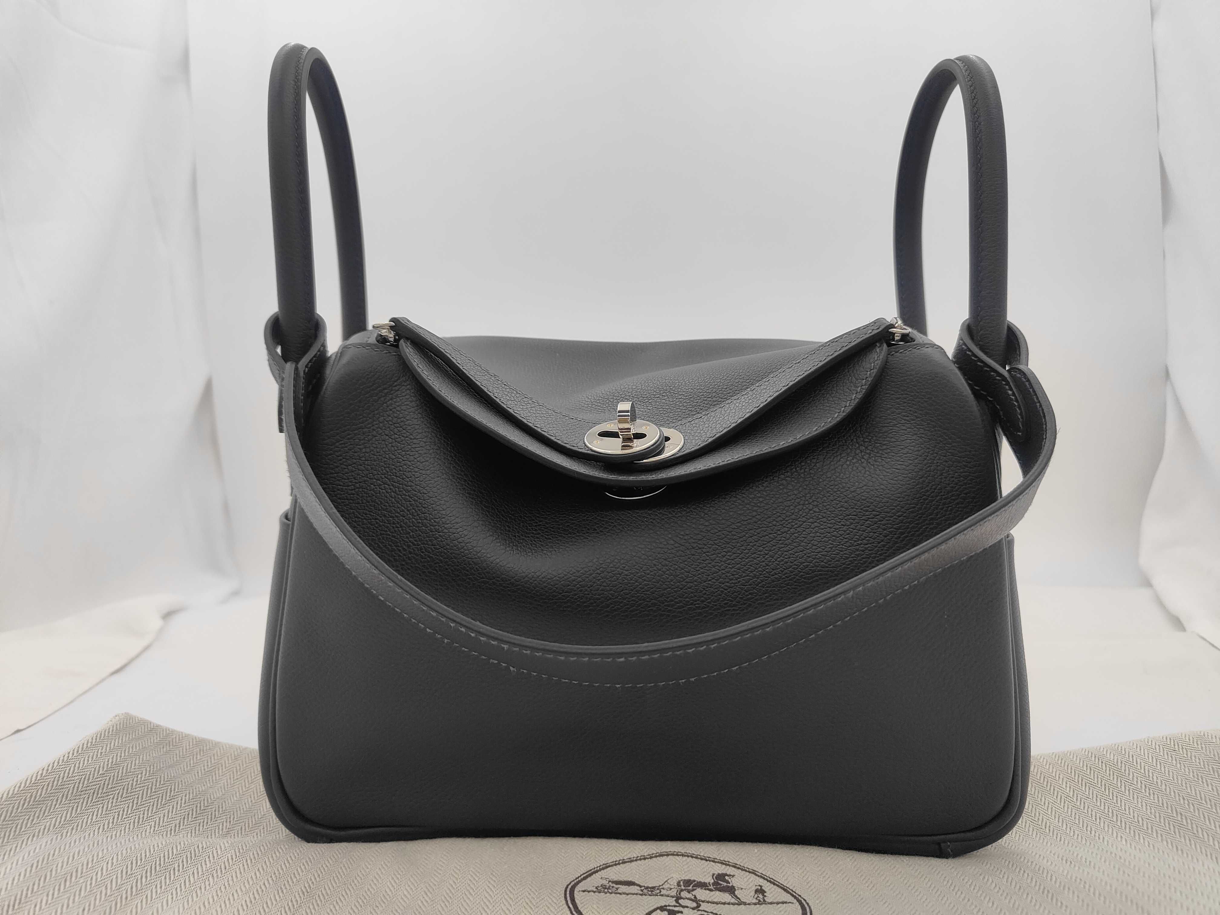 Lindy 26 Evercolor Caban Silver Hardware W Stamp Handbag