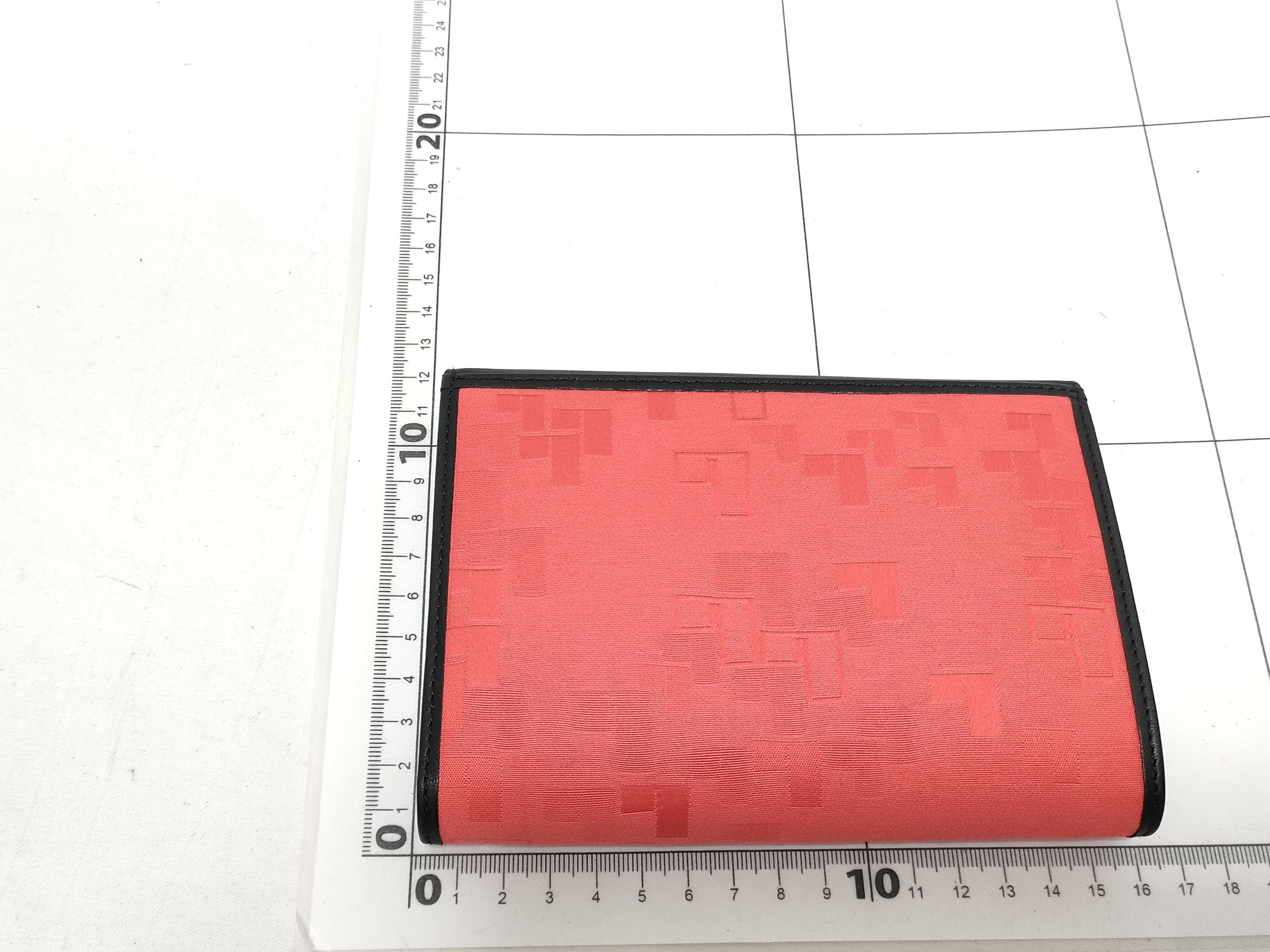 bifold wallet — view 2