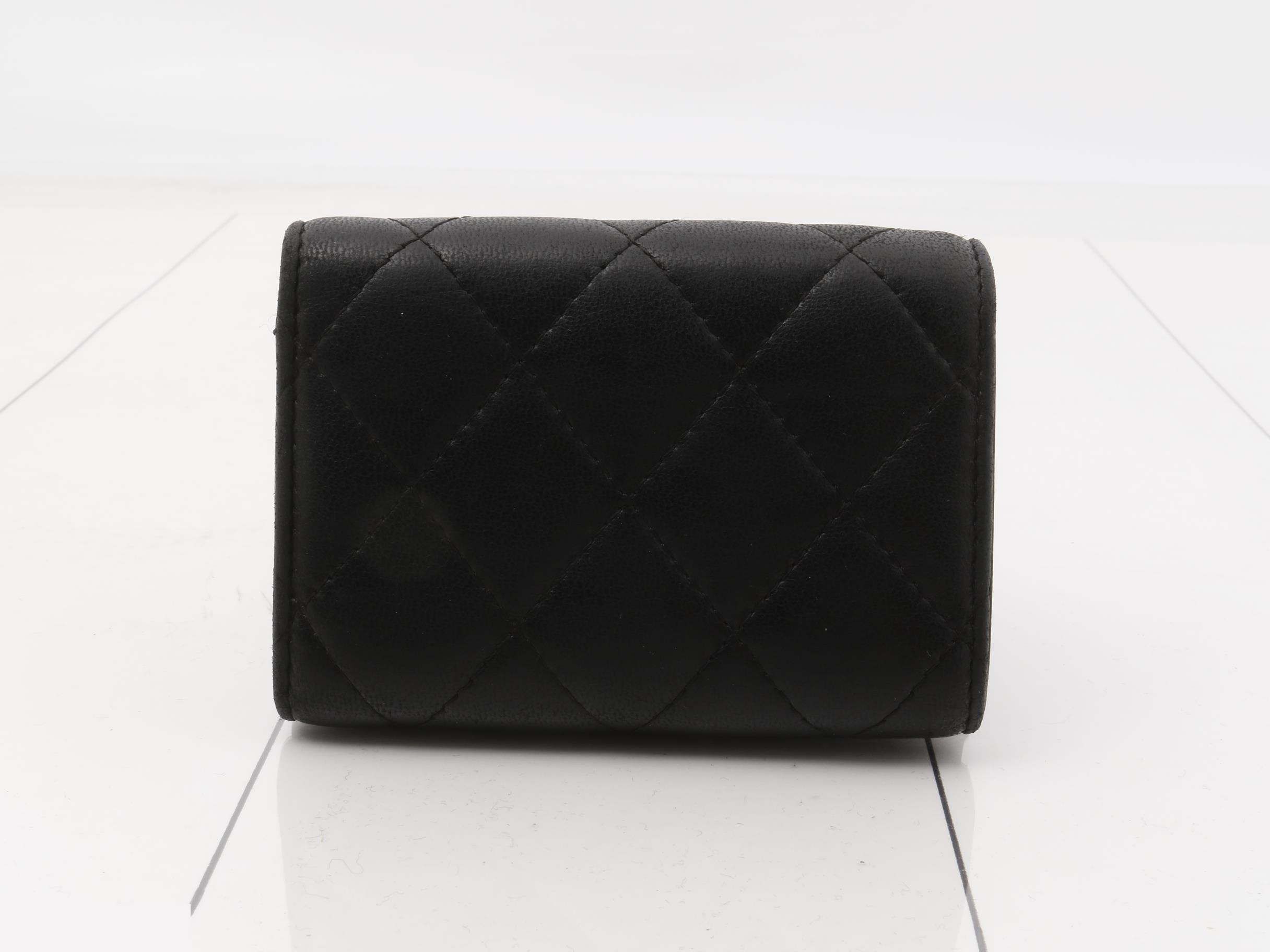 Matelassé (bags) and wallets — view 2