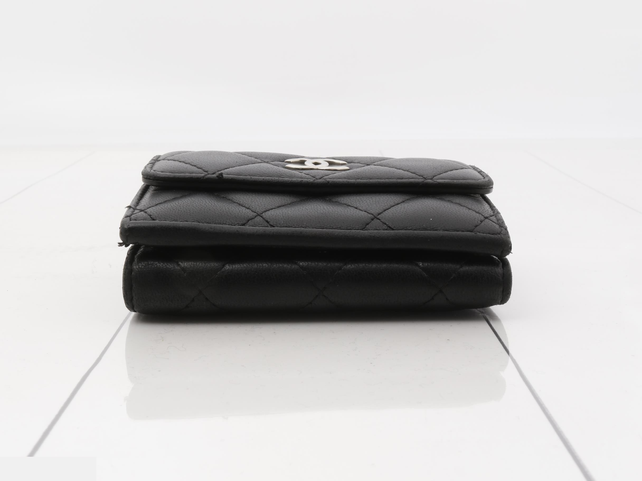 Matelassé (bags) and wallets — view 3