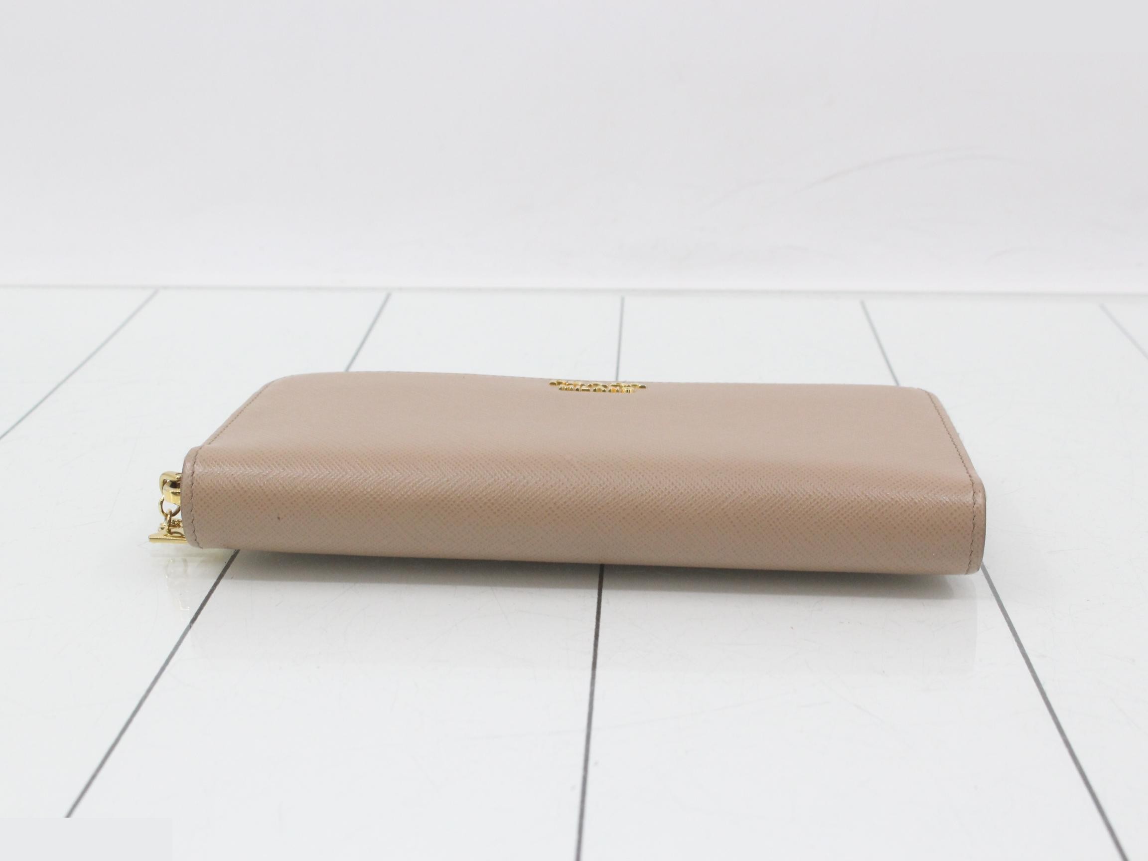Other lines: Bags and Wallets — view 3