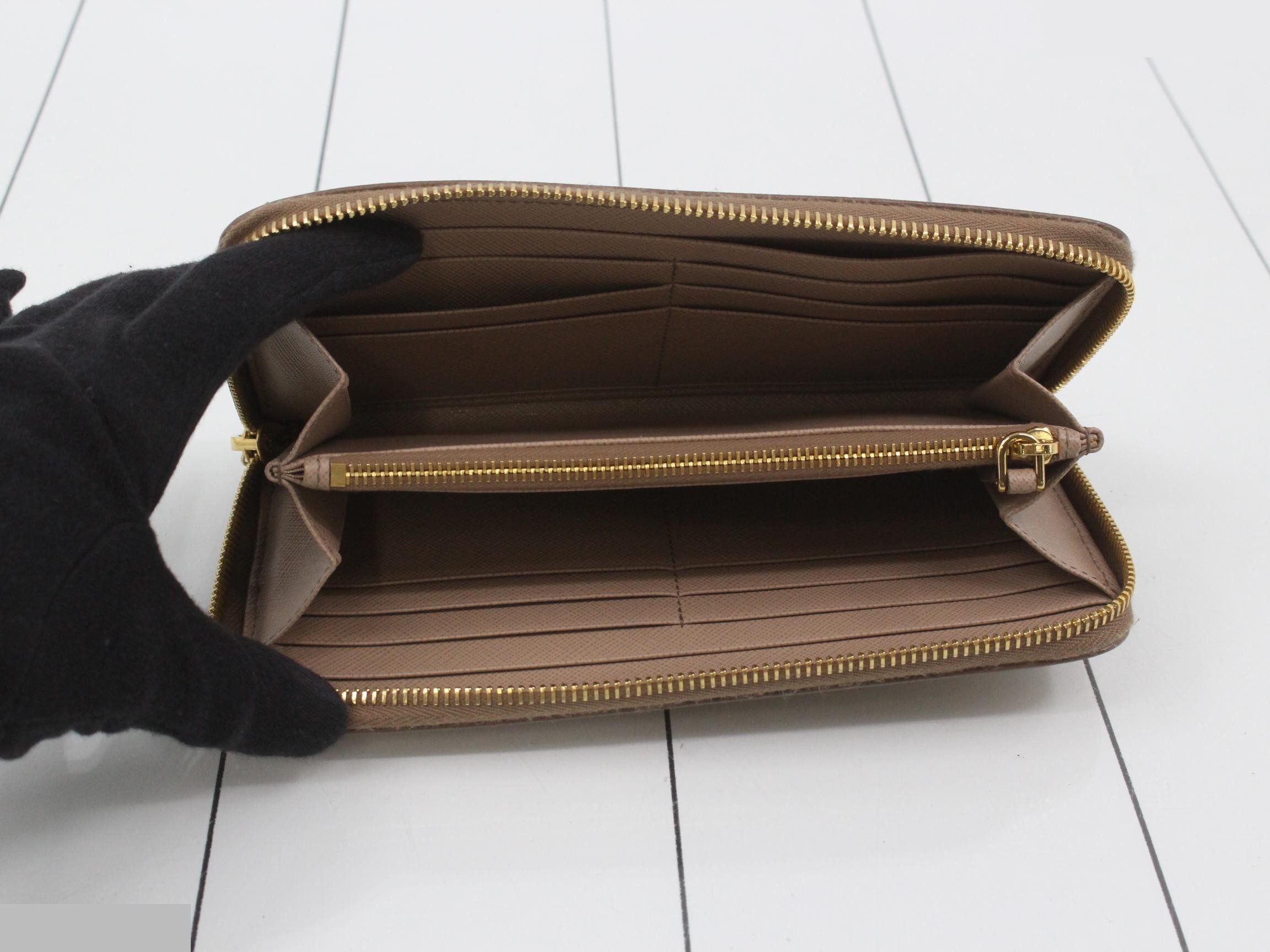 Other lines: Bags and Wallets — view 4