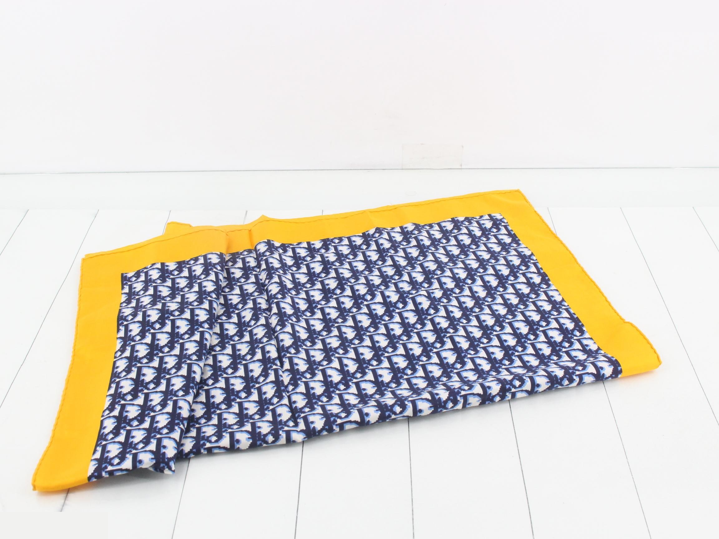scarf — view 3