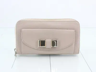 Other lines: Bags & Wallets, Round Zipper Wallet, Pink