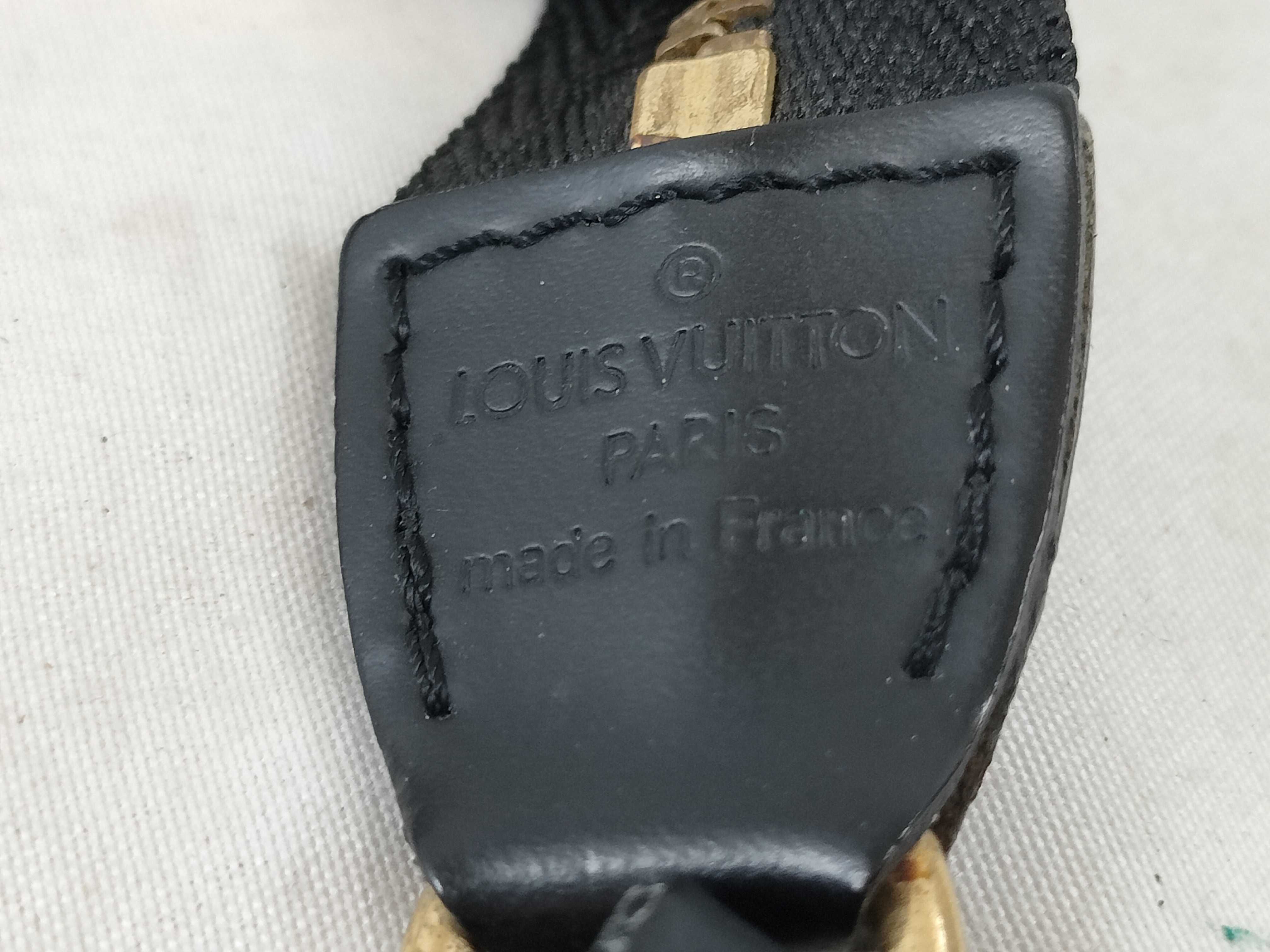 Epi Louis Vuitton Pochette Accessory Epi Noir M52952 AR0280 Handbag — view 12
