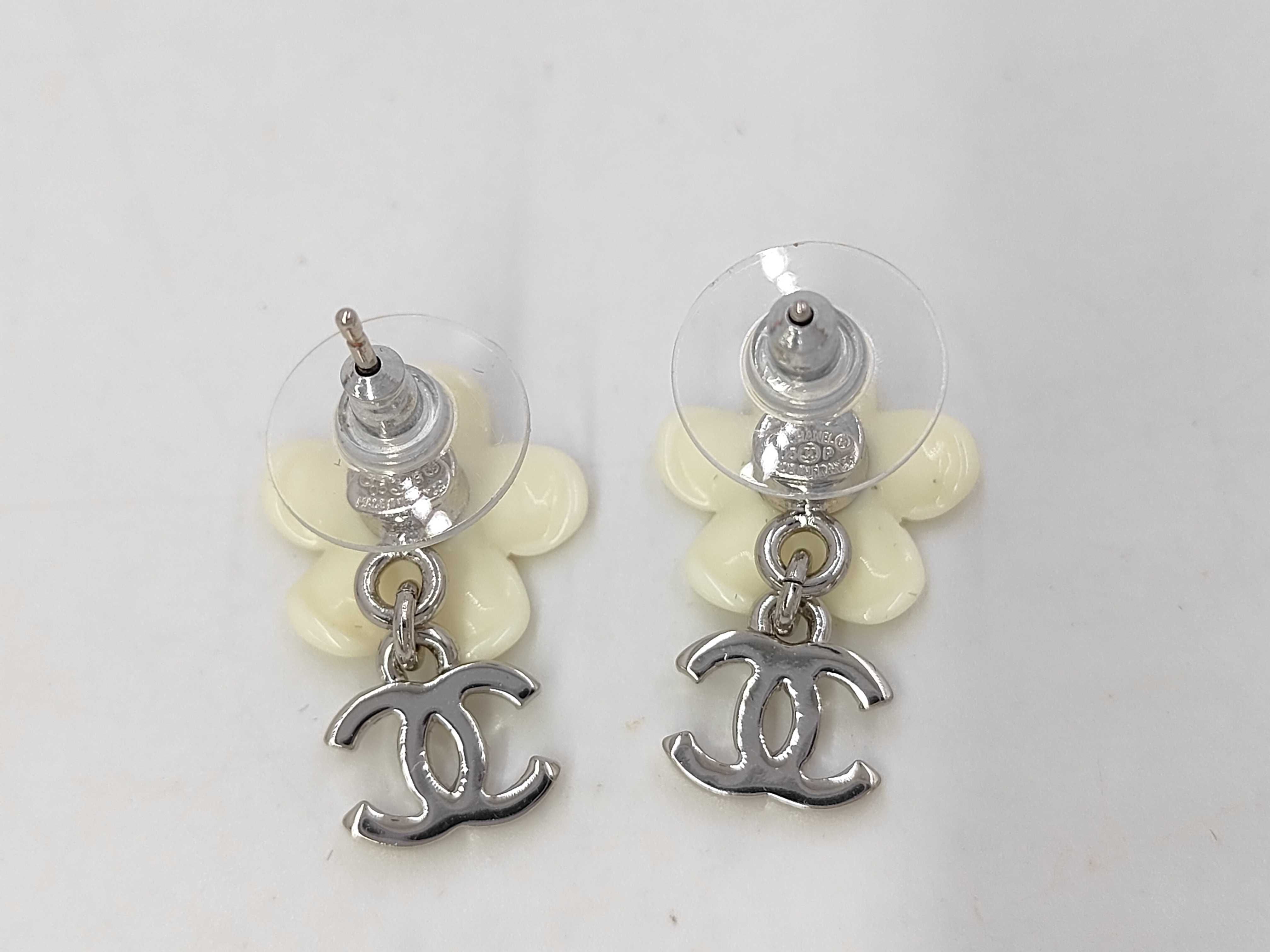 05P Rhinestone Coco Flower Motif Earrings Why Earrings — view 2