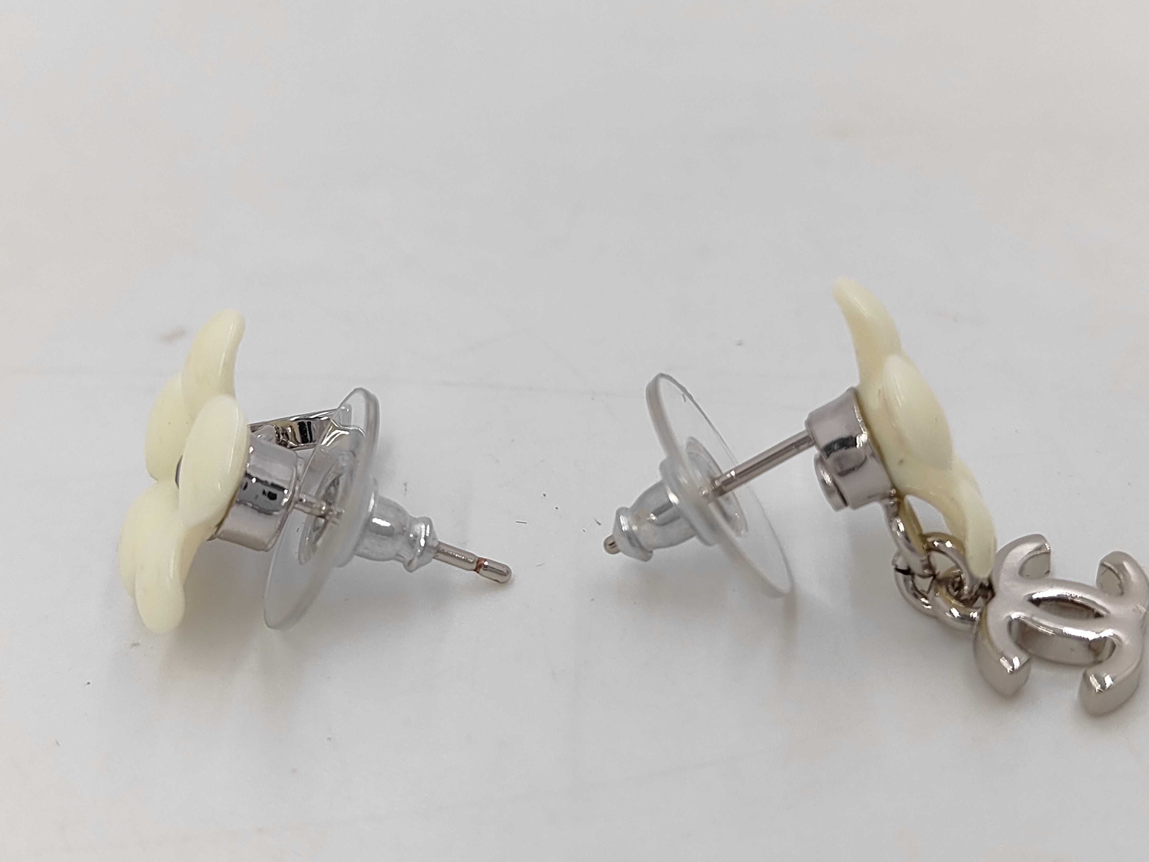 05P Rhinestone Coco Flower Motif Earrings Why Earrings — view 3