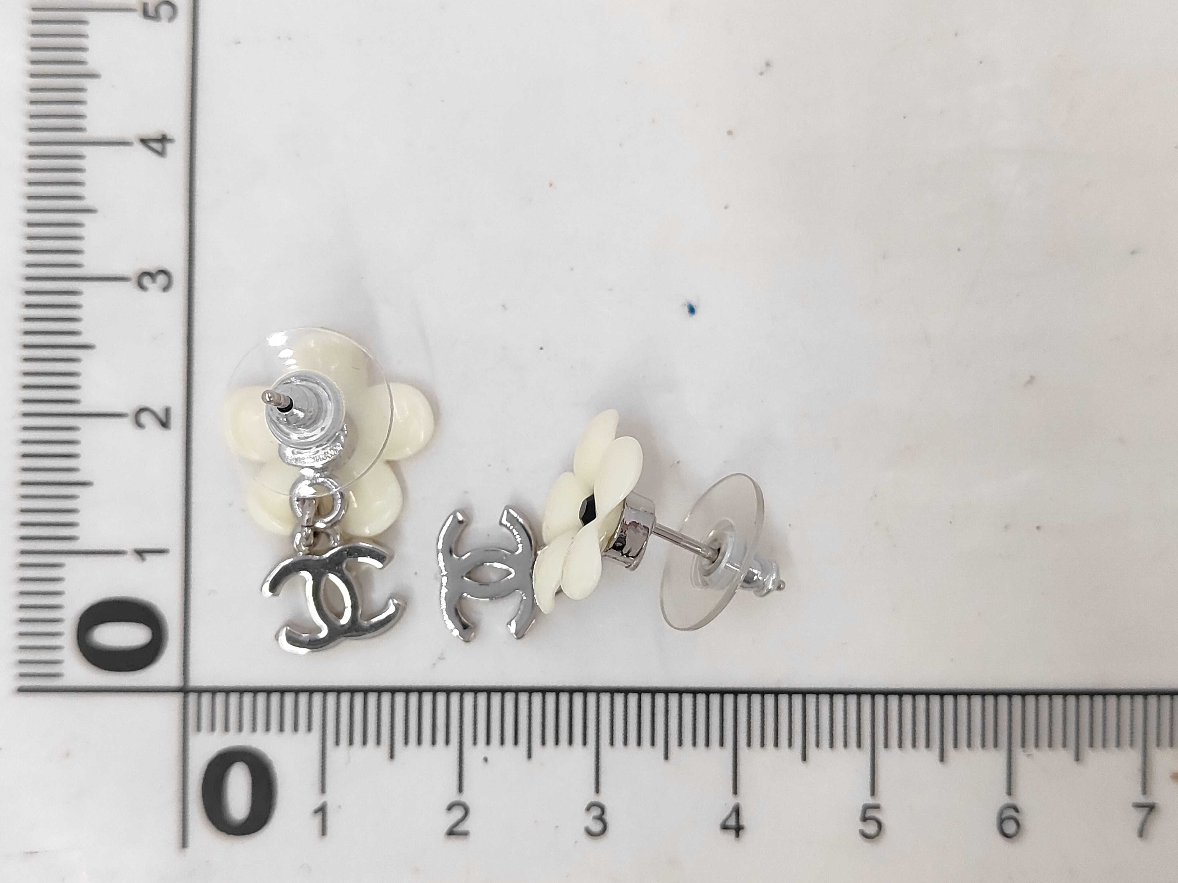 05P Rhinestone Coco Flower Motif Earrings Why Earrings — view 5