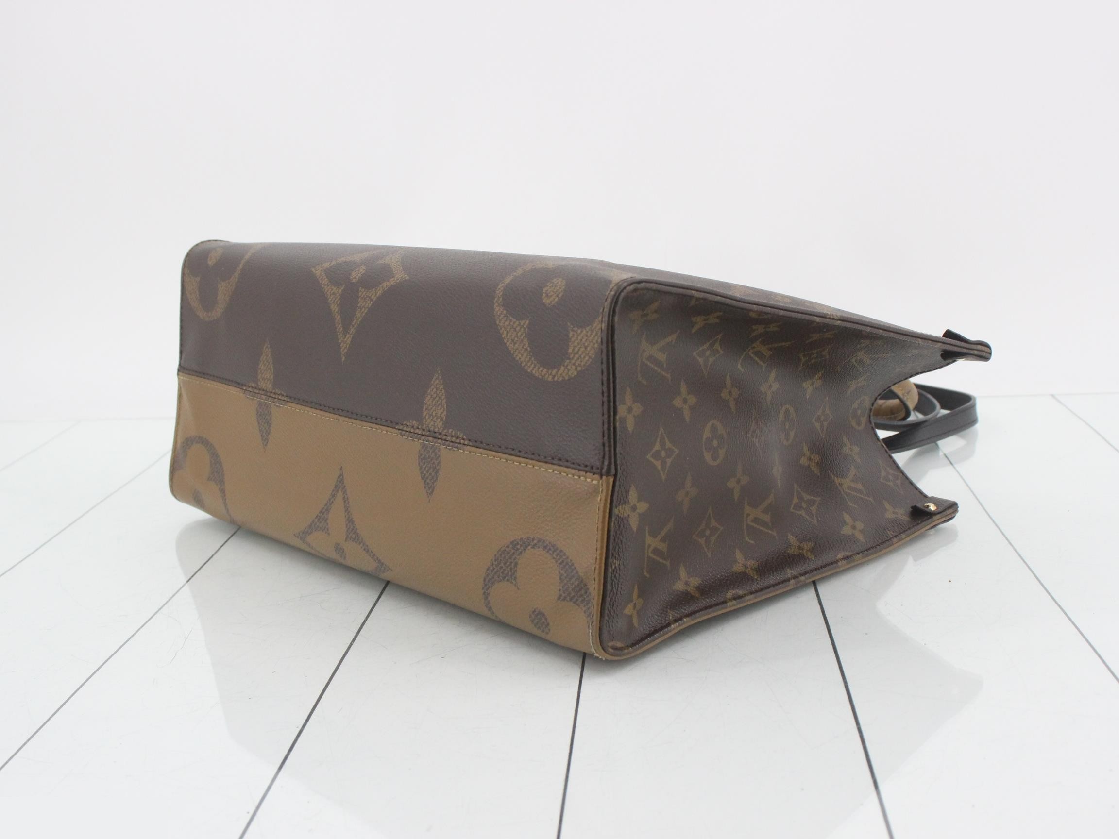 Monogram Giant Reverse OnTheGo MM 2-Way Tote Bag — view 6