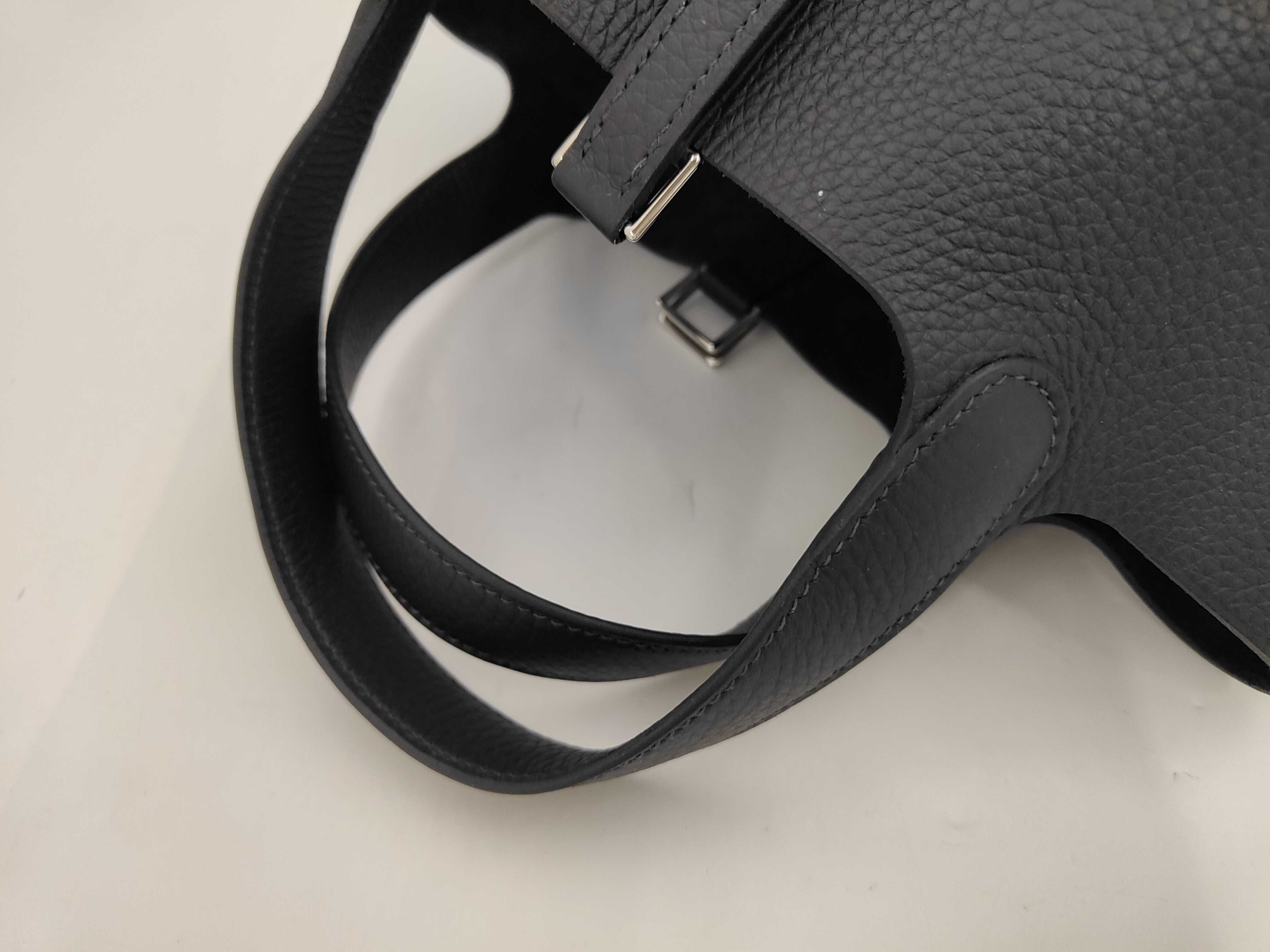 Picotin Lock 18 Taurillon Leather Caban K Stamp Handbag — view 3
