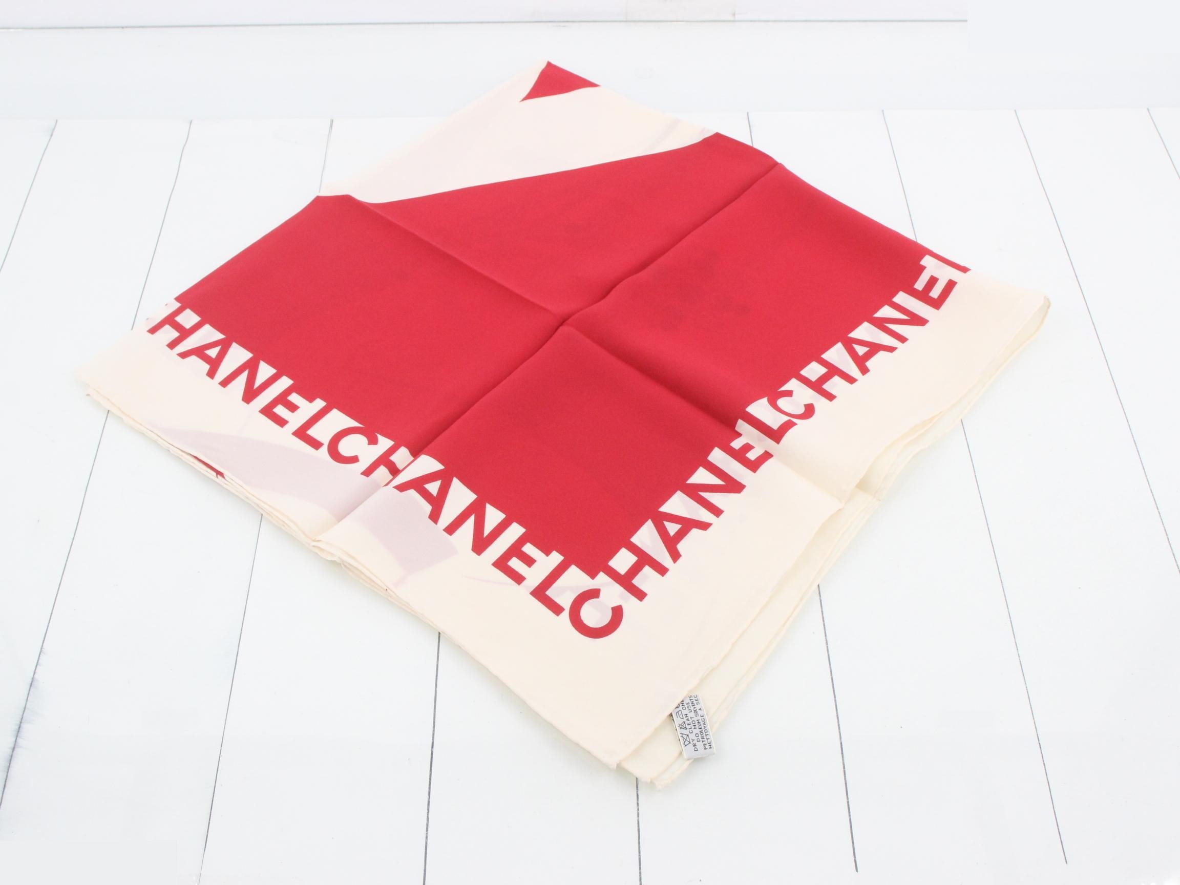 Scarf with tag — view 2
