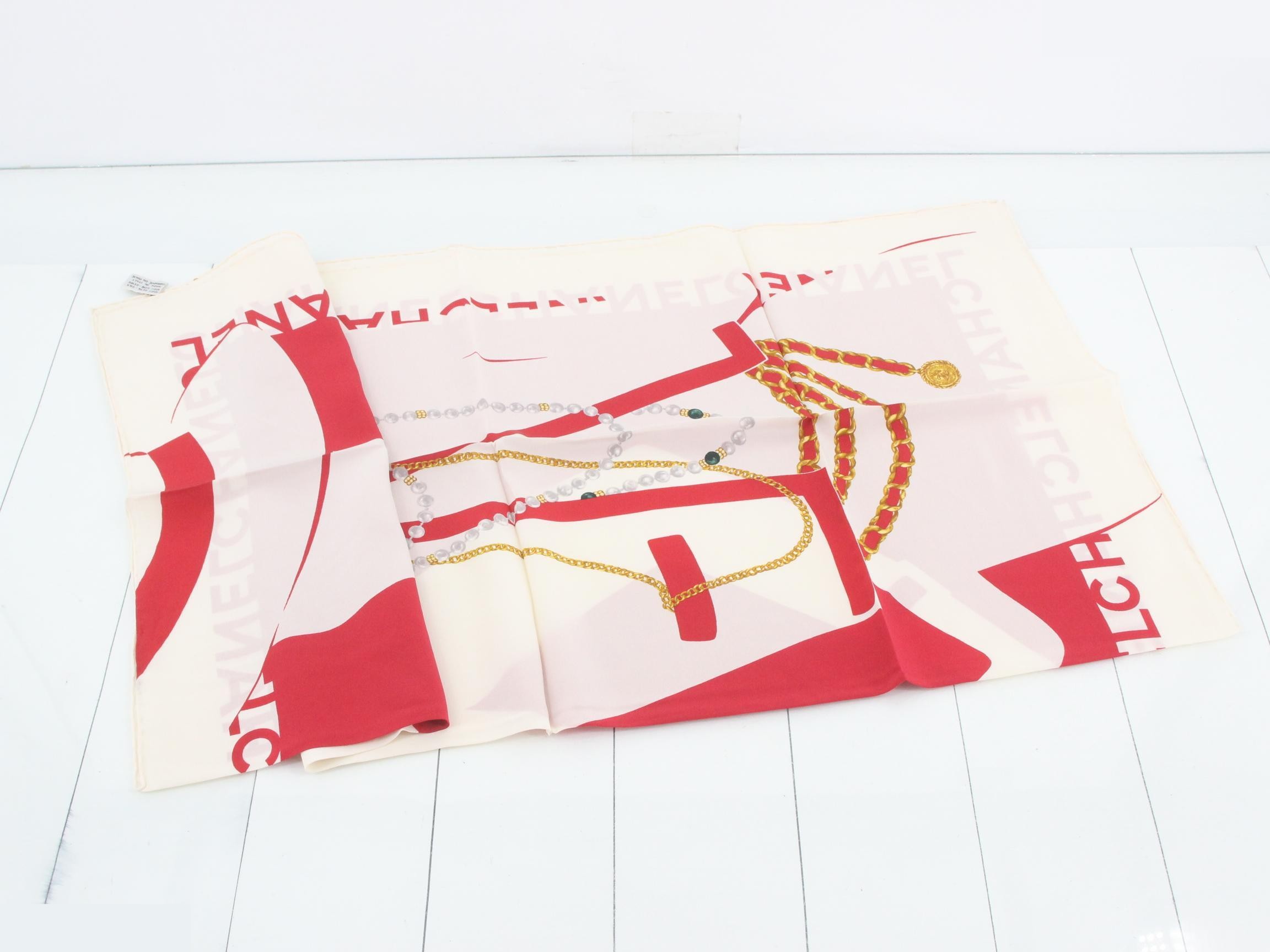 Scarf with tag — view 3