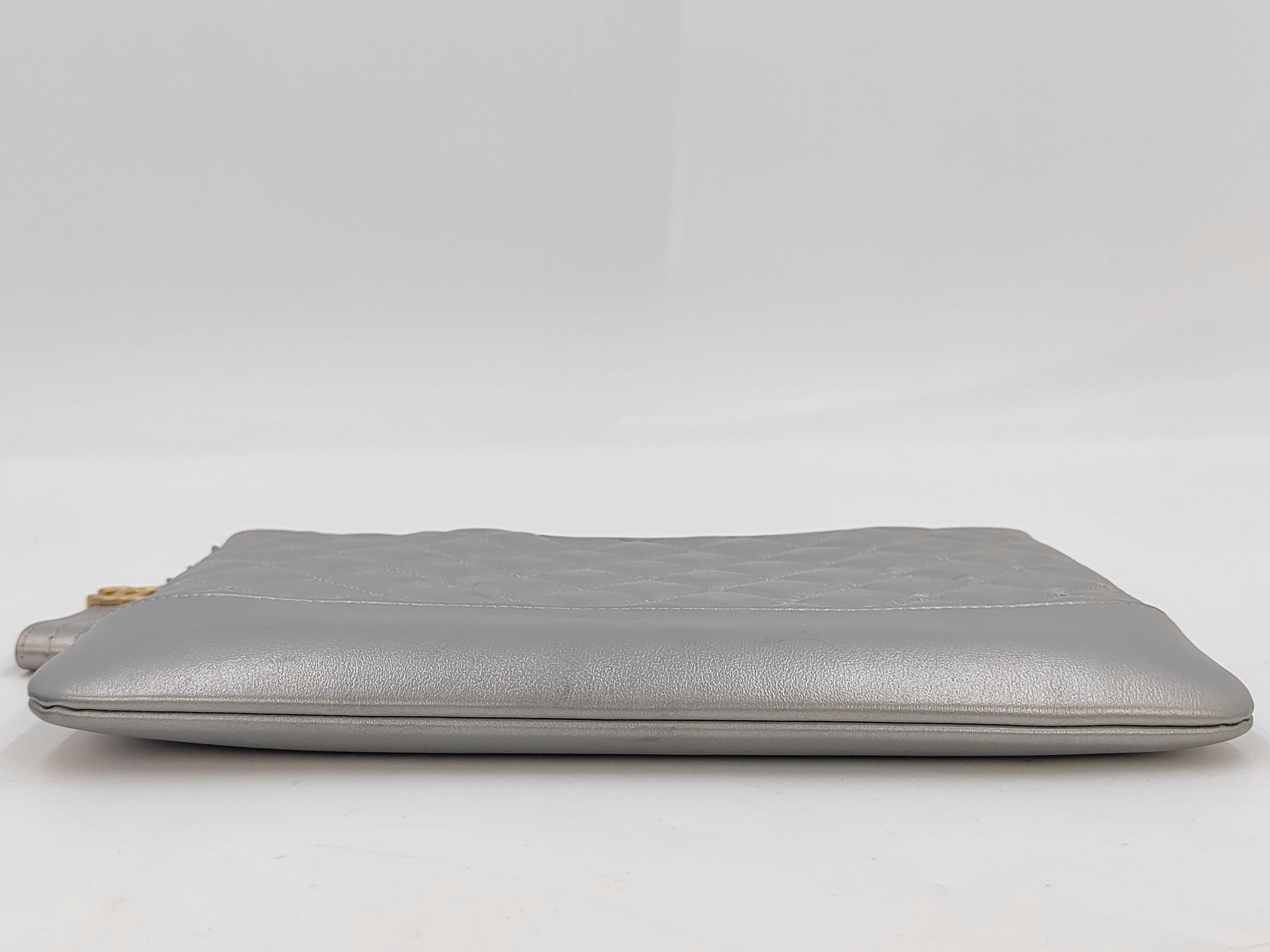 Gabrielle Silver Limited Clutch Bag — view 4