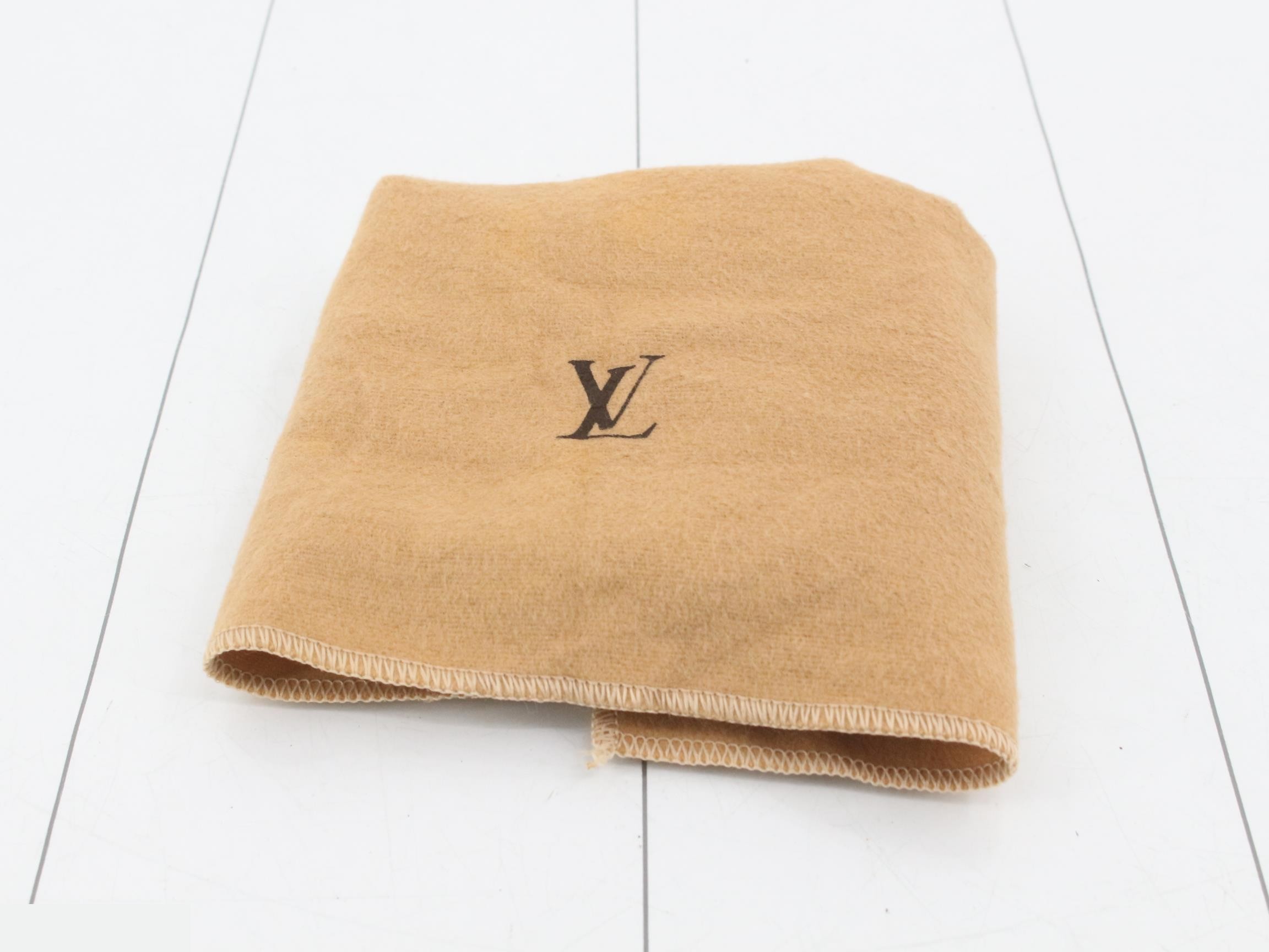 Pochette Accessoires Blanc (with dust bag) — view 5