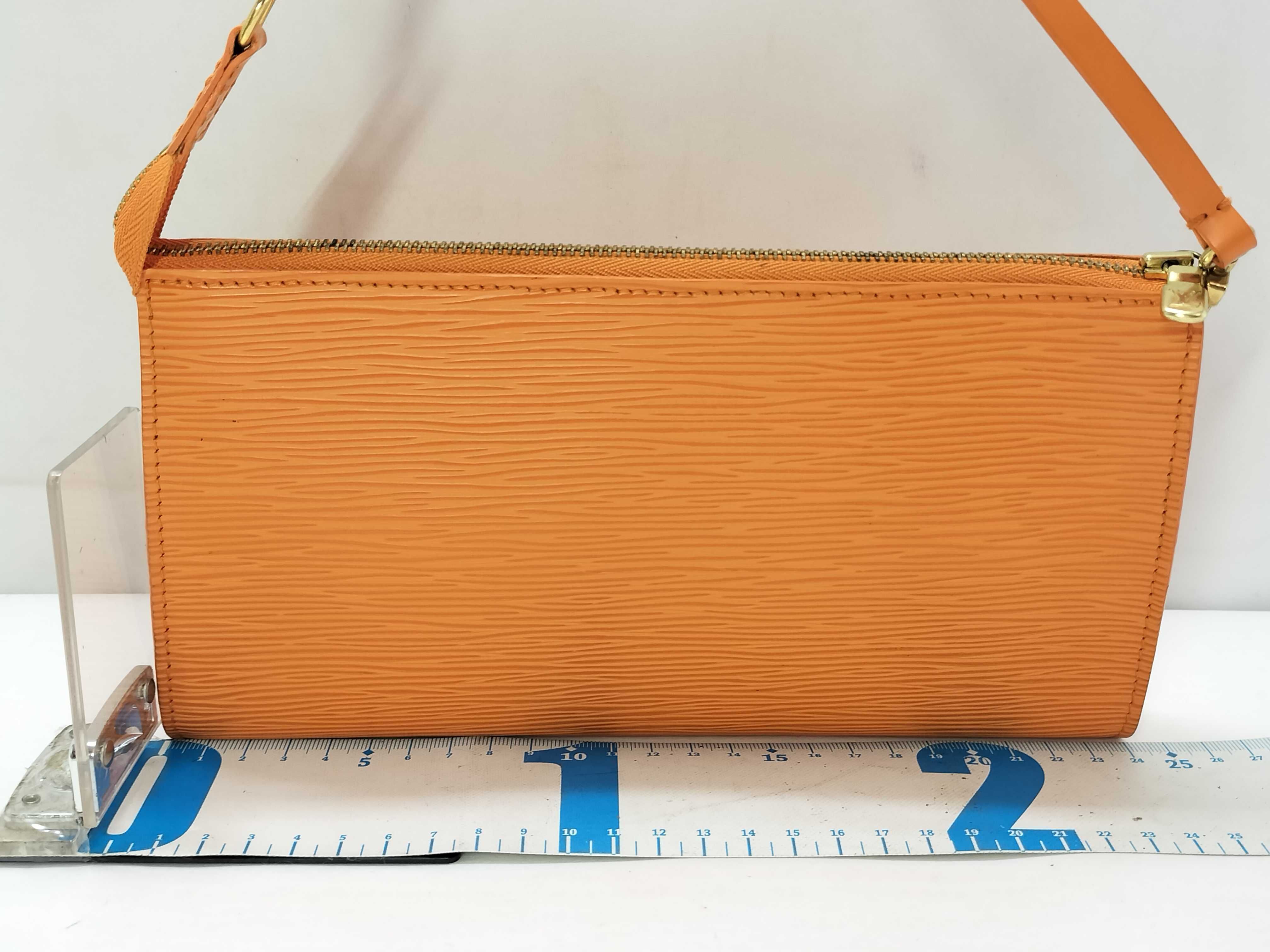 Epi LV Accessoires Epi Pouch — view 2