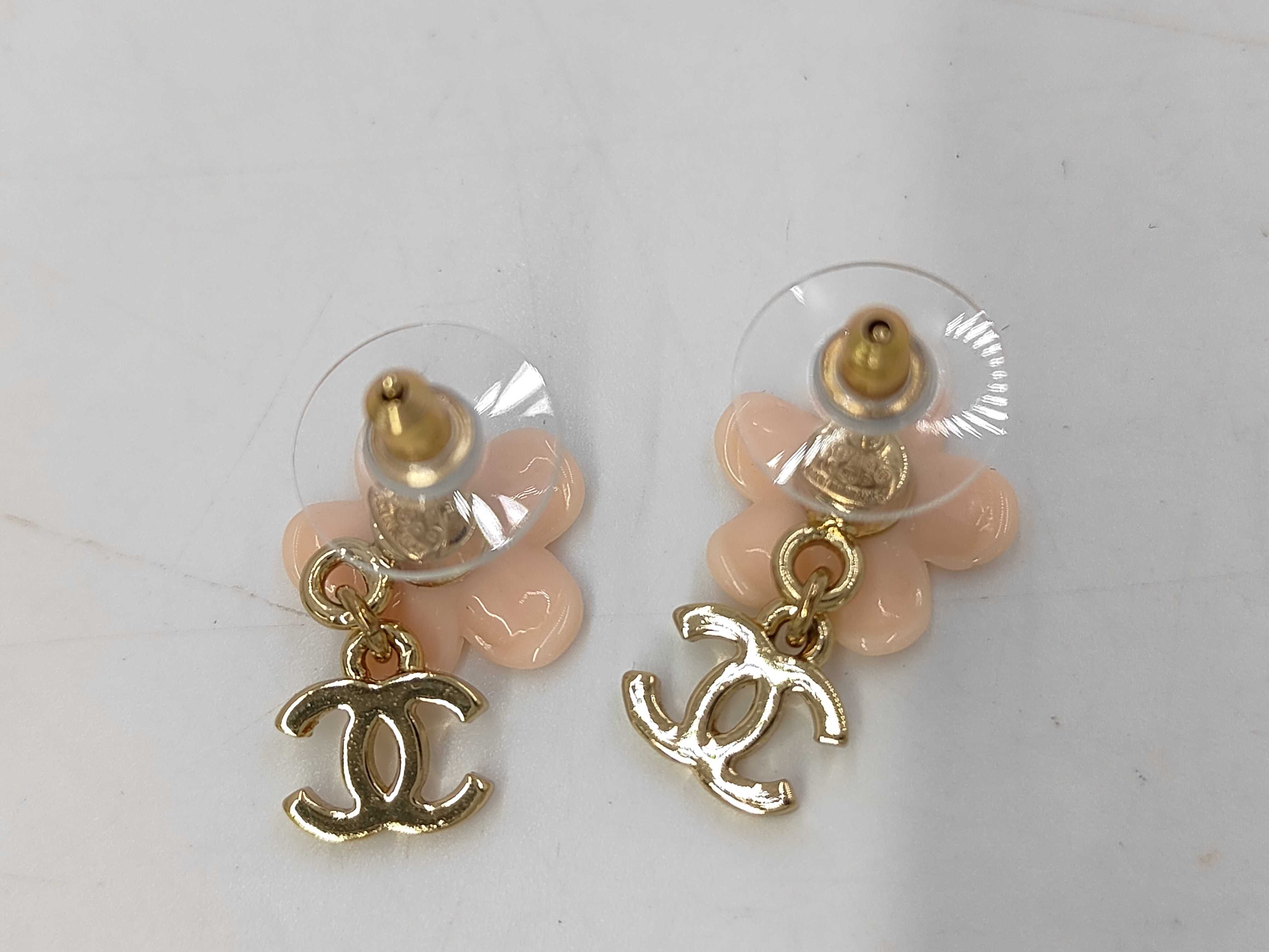 05P Rhinestone Coco Flower Motif Earrings Pink Earrings — view 2