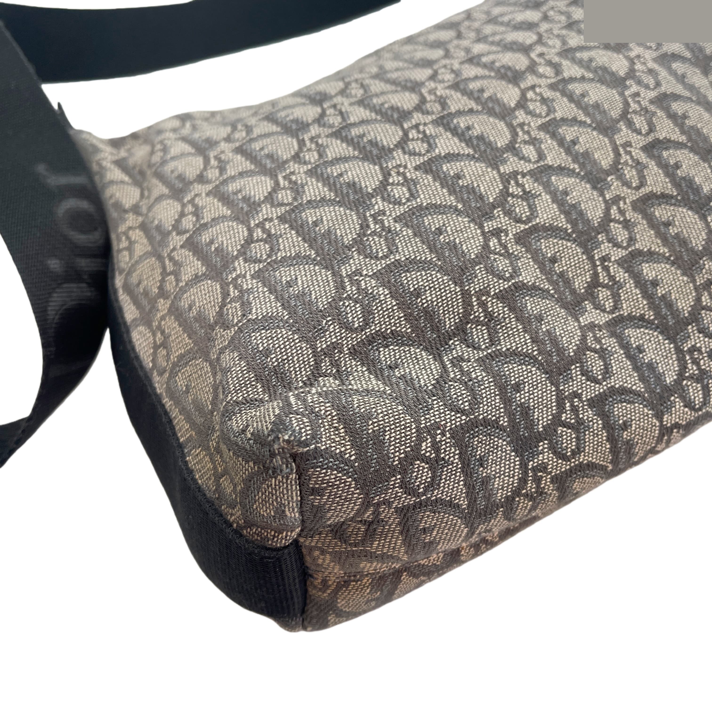 Trotter (bag) - Shoulder bag — view 5