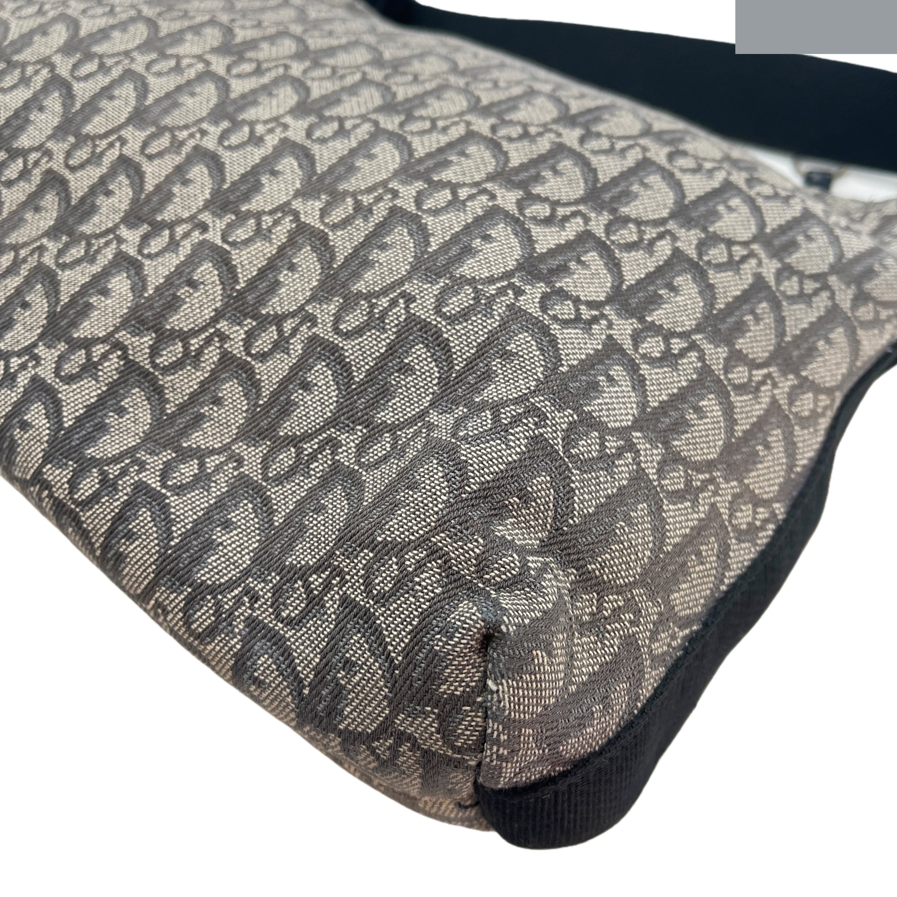 Trotter (bag) - Shoulder bag — view 7