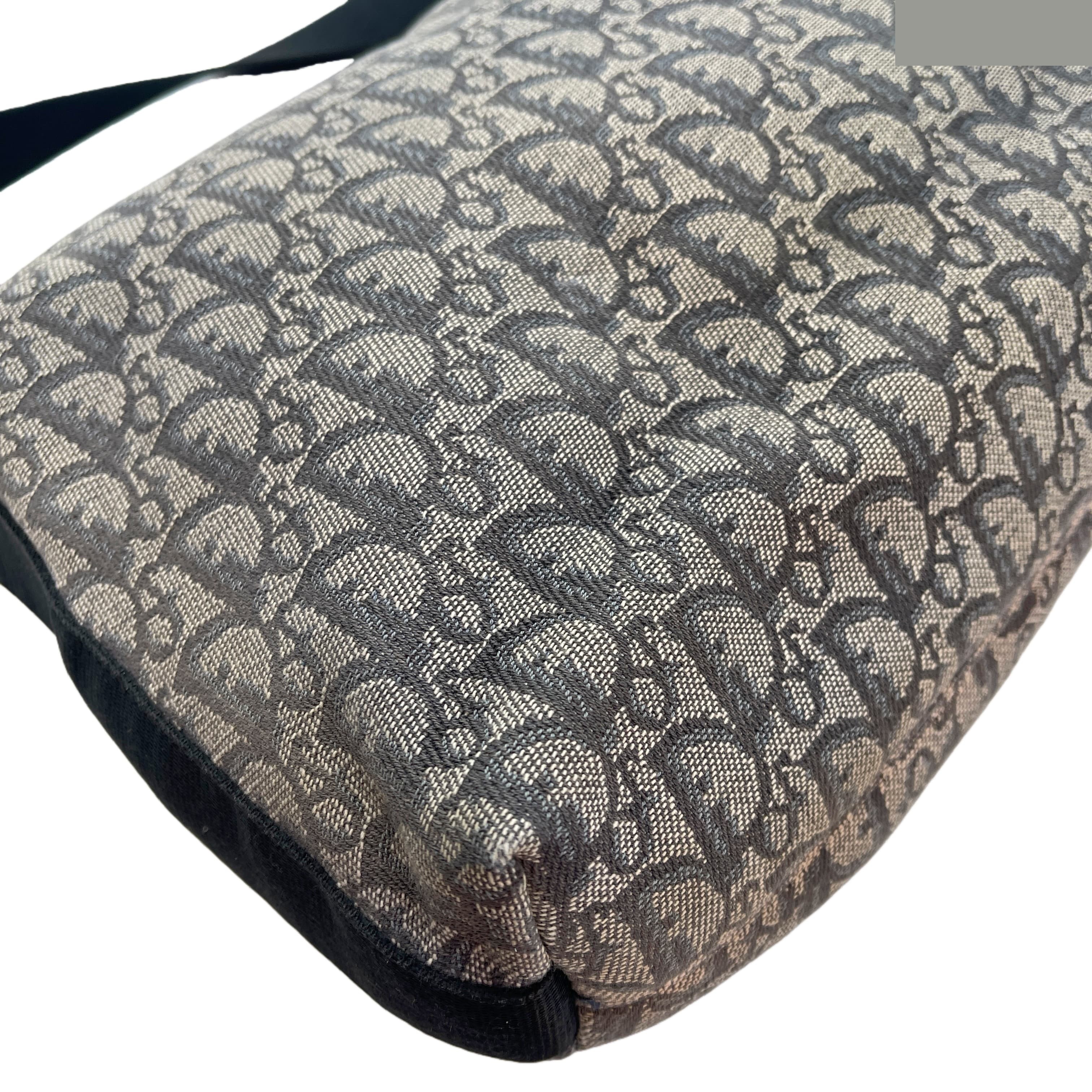 Trotter (bag) - Shoulder bag — view 8
