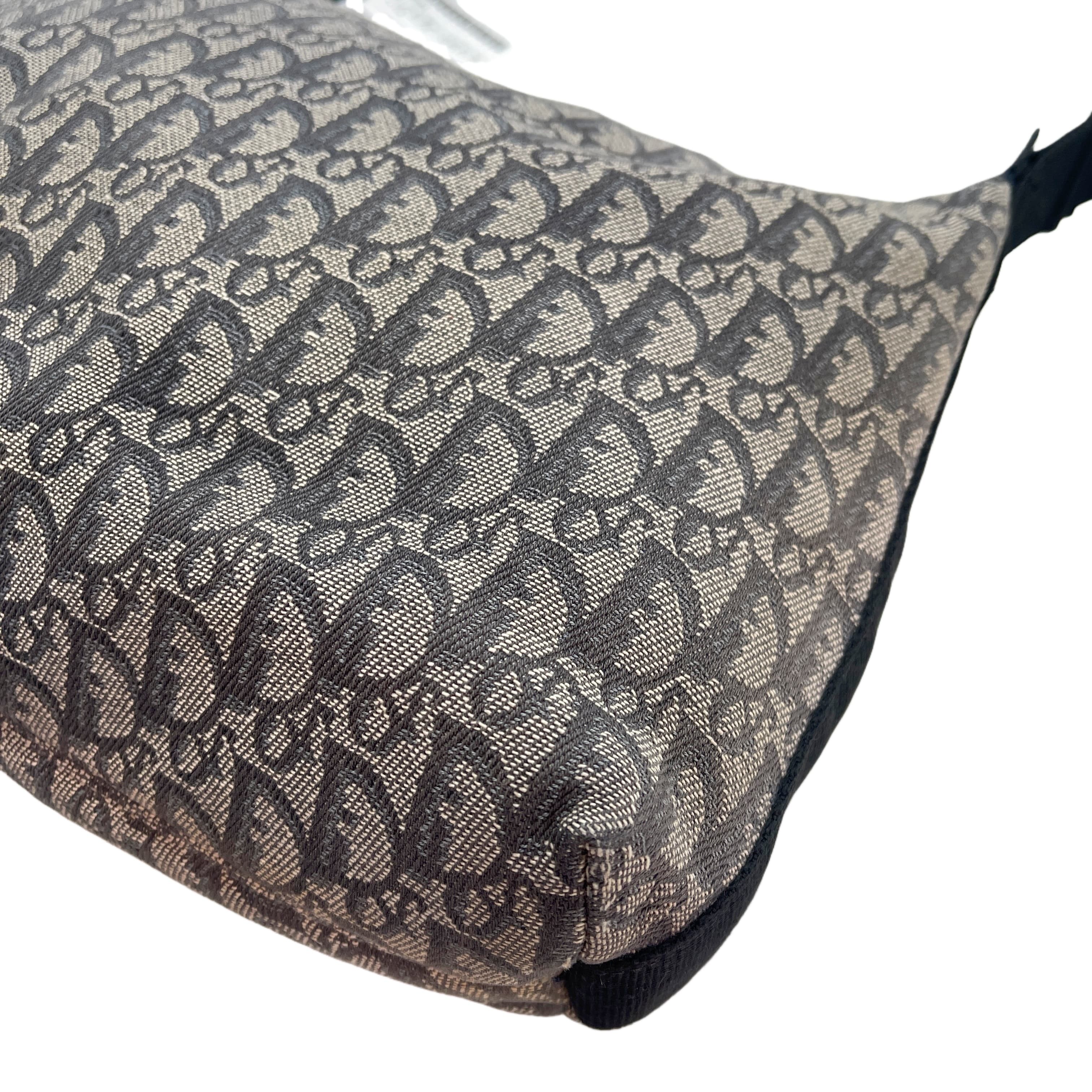 Trotter (bag) - Shoulder bag — view 9