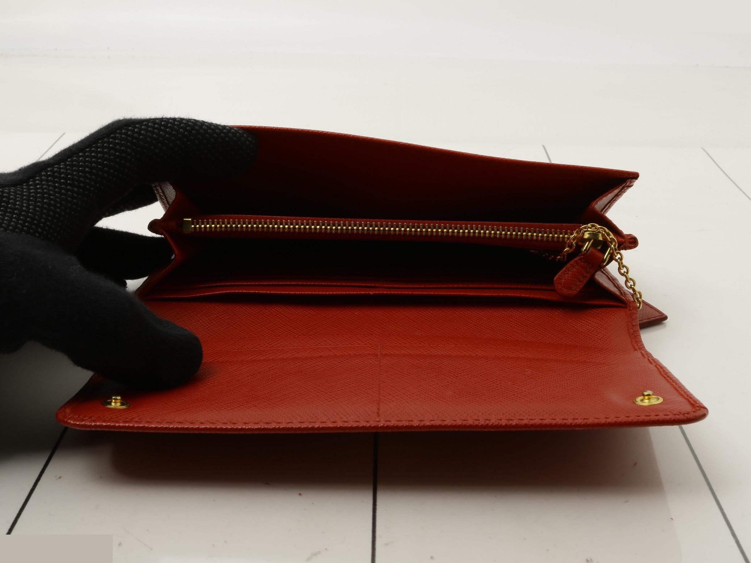 Other lines: Bags and Wallets — view 4
