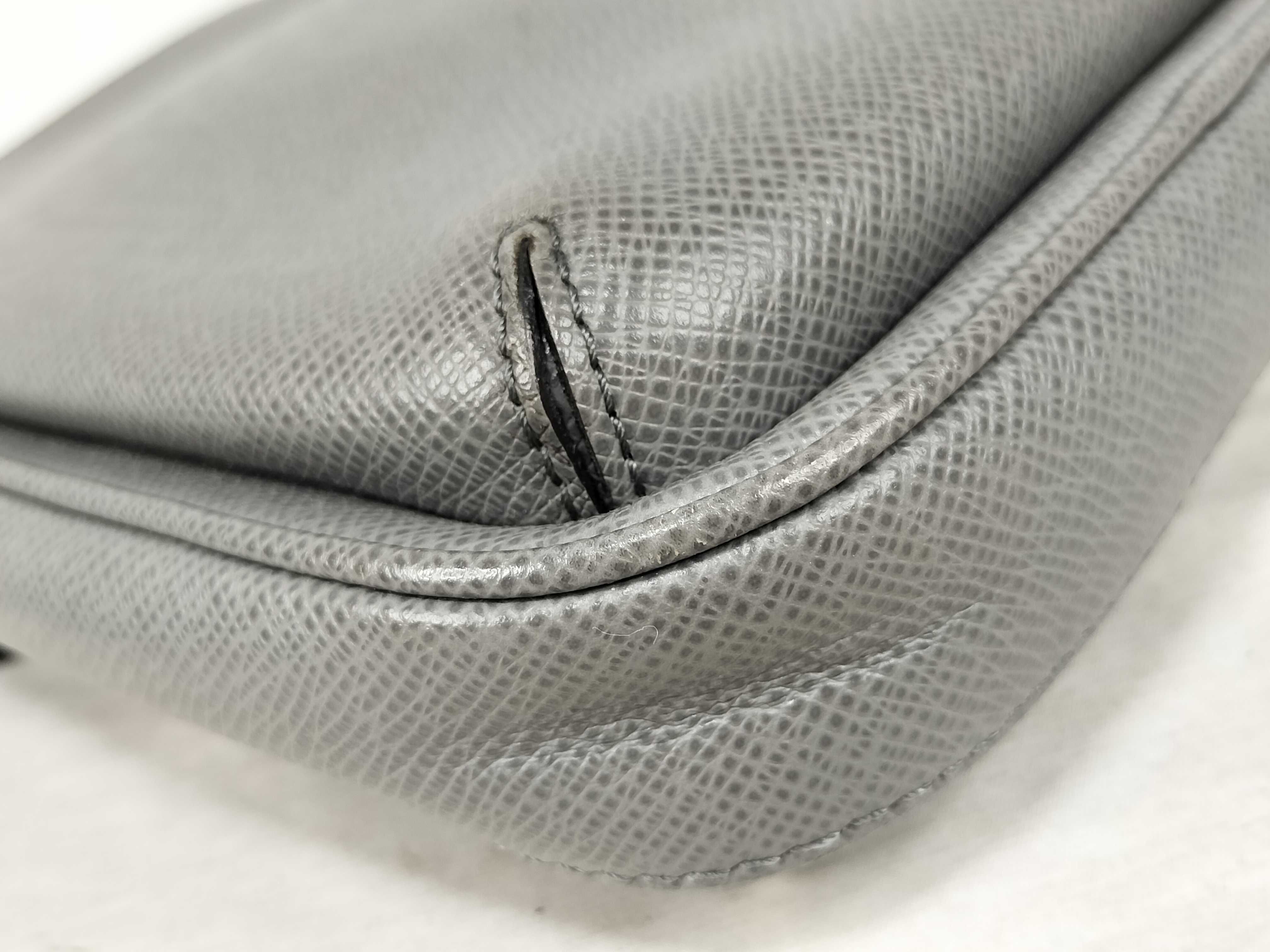 Taiga Avenue Sling Bag Shoulder Bag — view 7