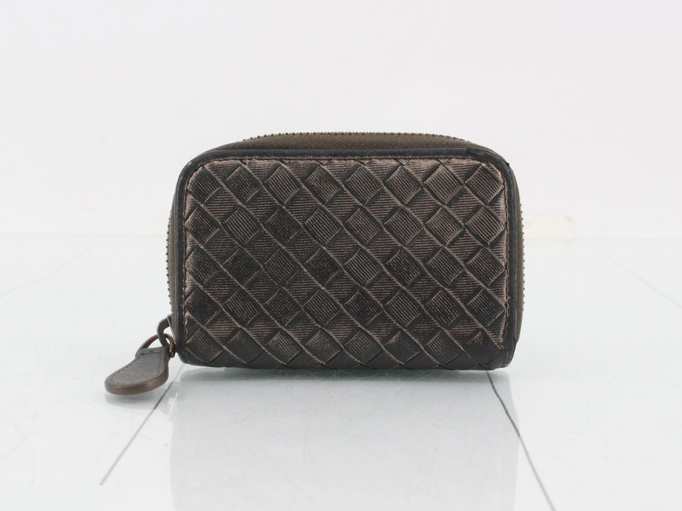 Intrecciato coin case, gold, round zipper.