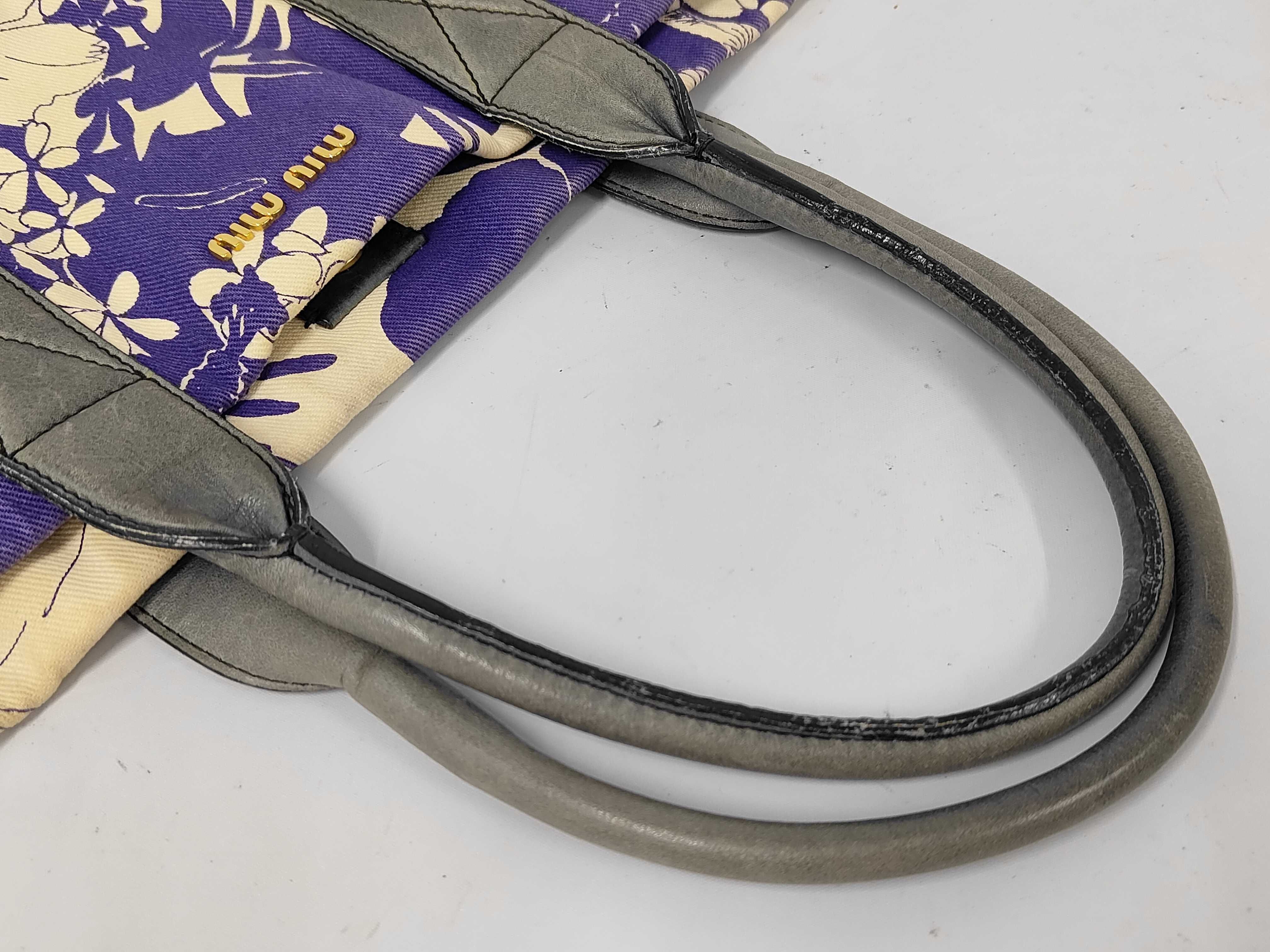 shoulder bag, flower design, purple handbag — view 3