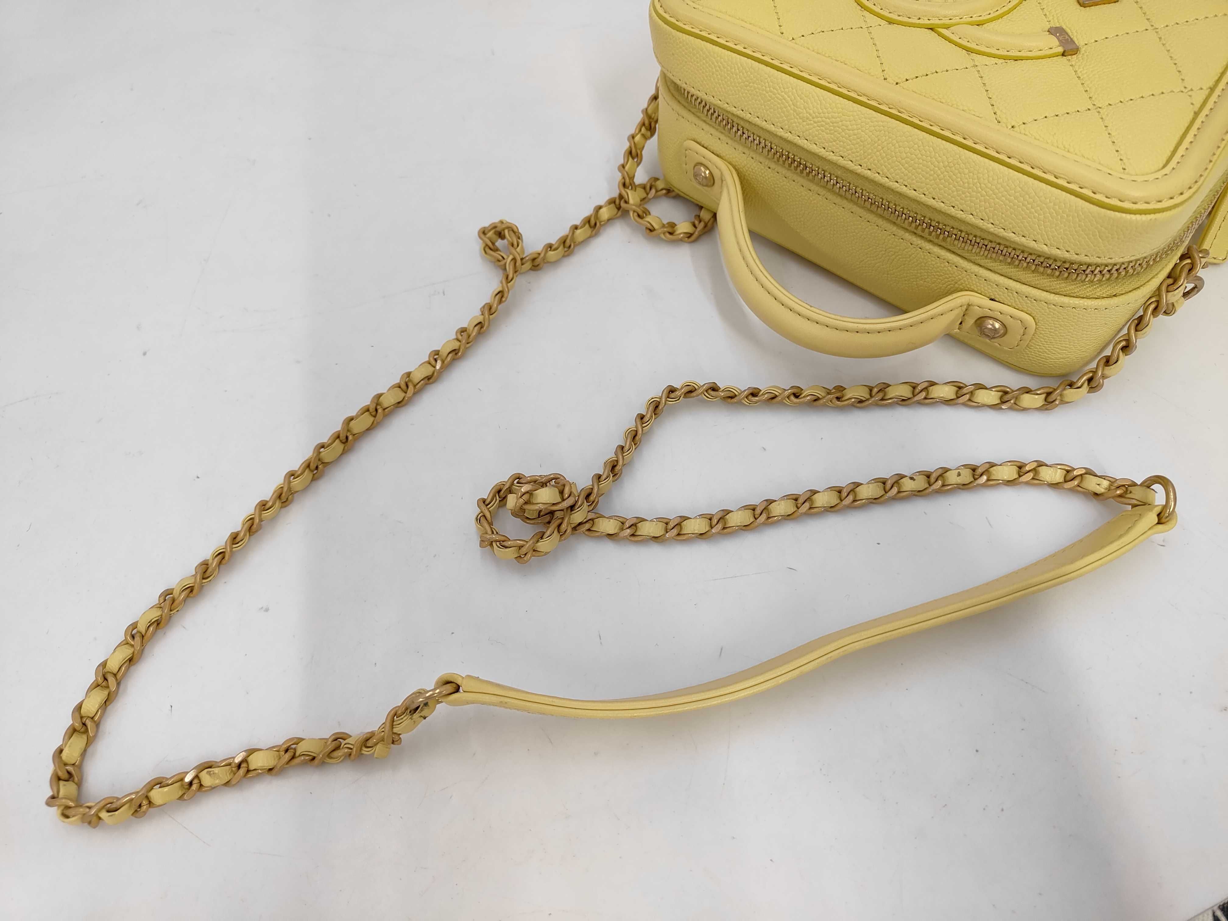 Caviar Skin CC Filigree Small Vanity Bag Shoulder Bag — view 4