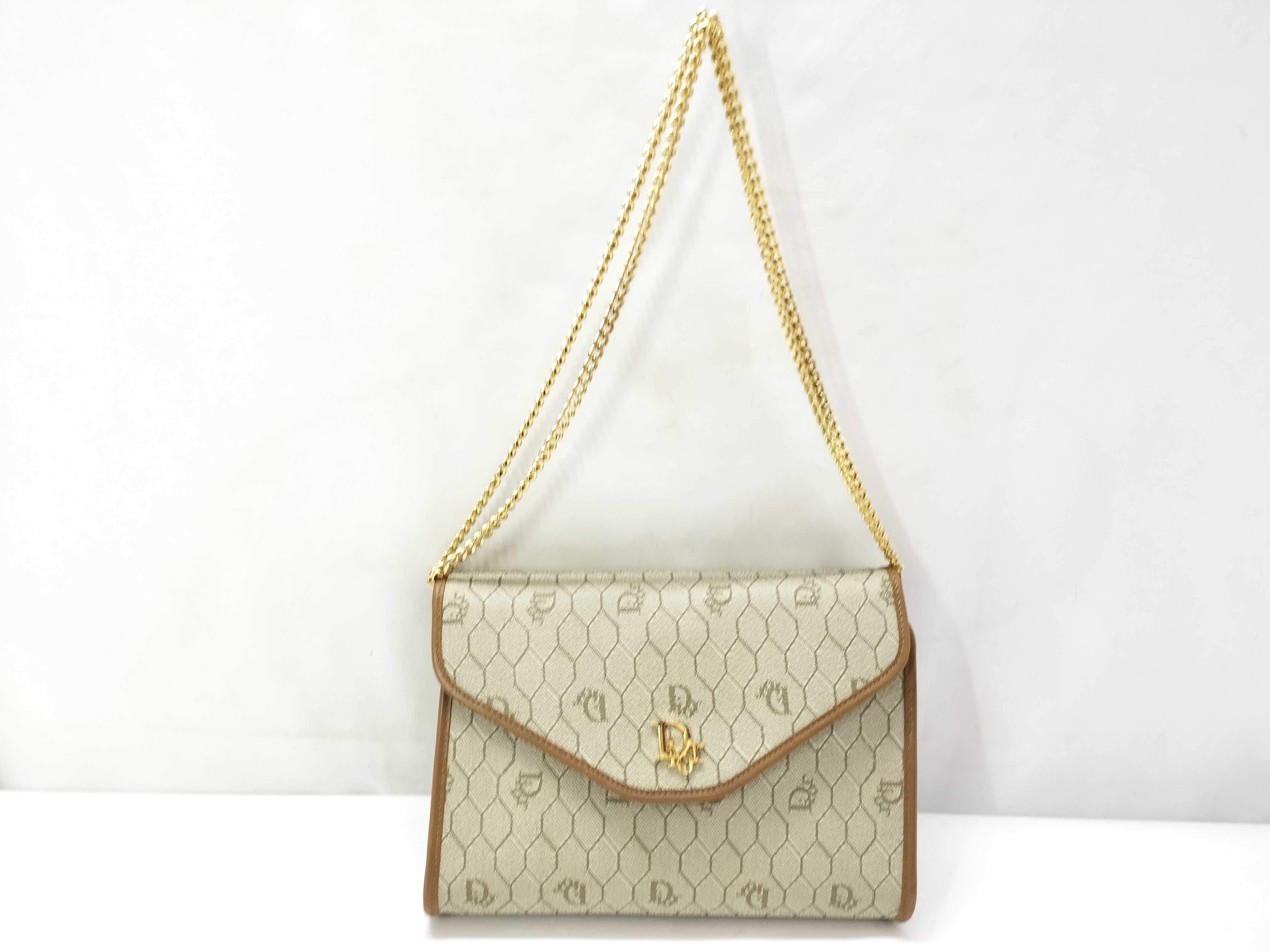 Honeycomb Pattern Chain Shoulder Bag