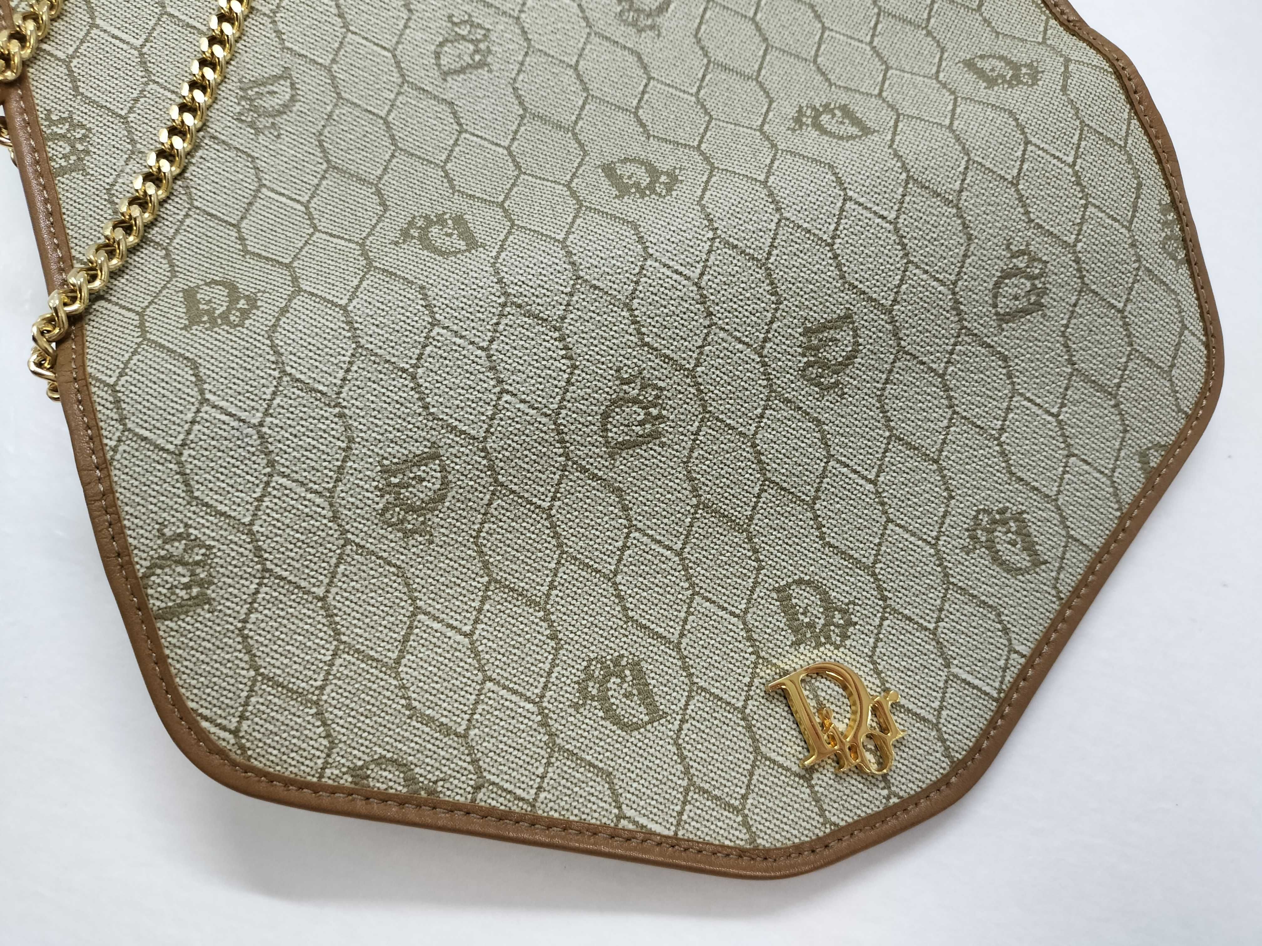 Honeycomb Pattern Chain Shoulder Bag — view 13