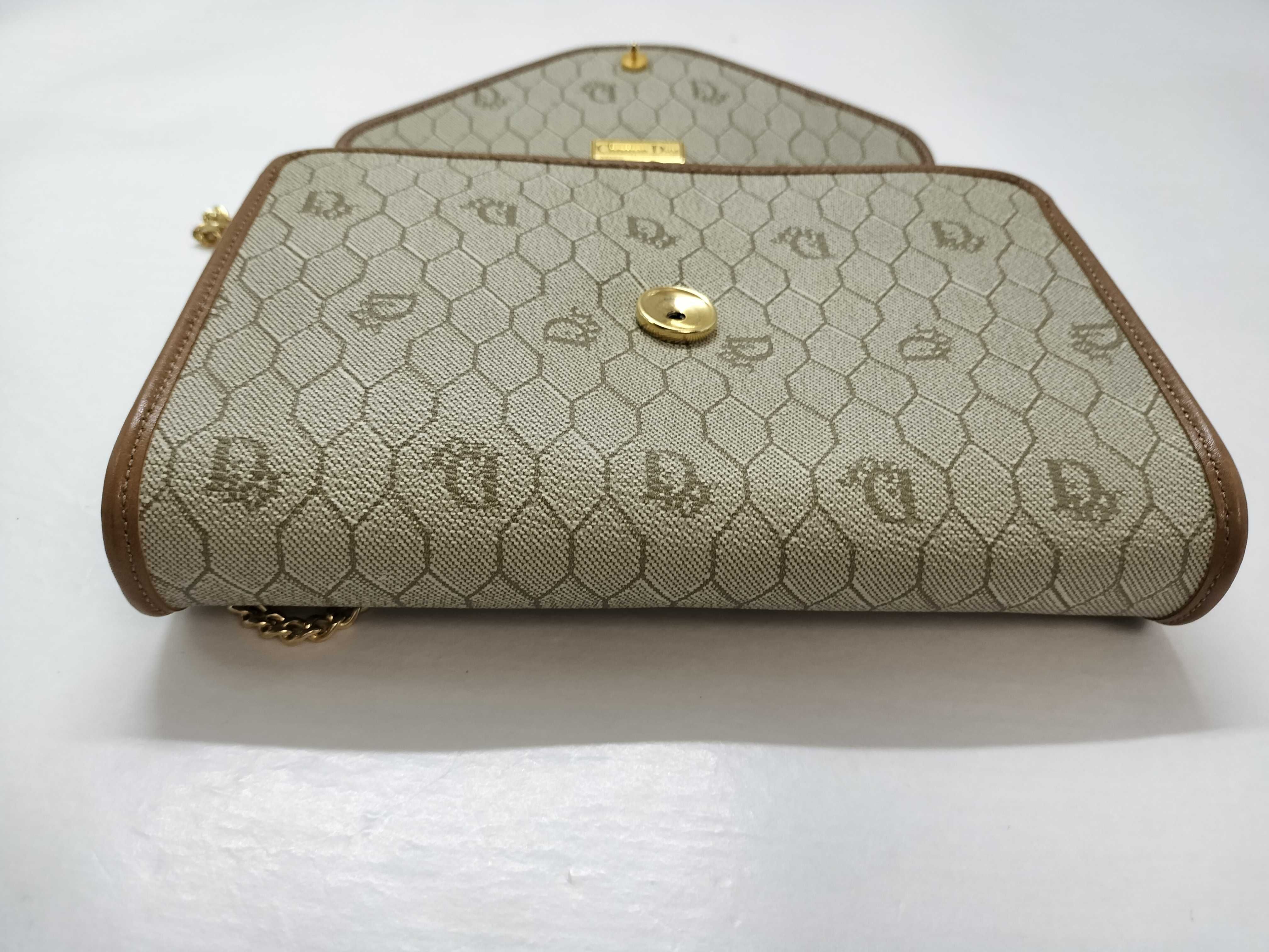 Honeycomb Pattern Chain Shoulder Bag — view 14