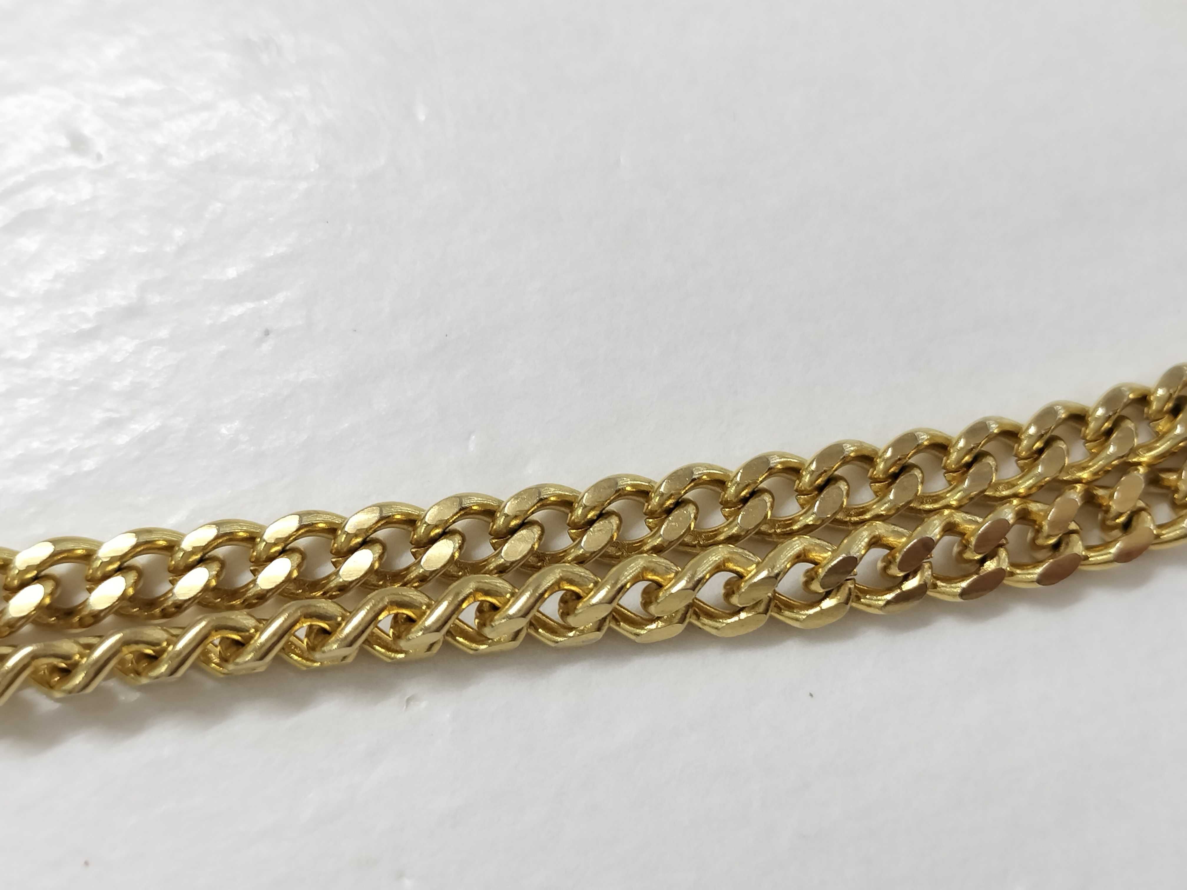 Honeycomb Pattern Chain Shoulder Bag — view 4