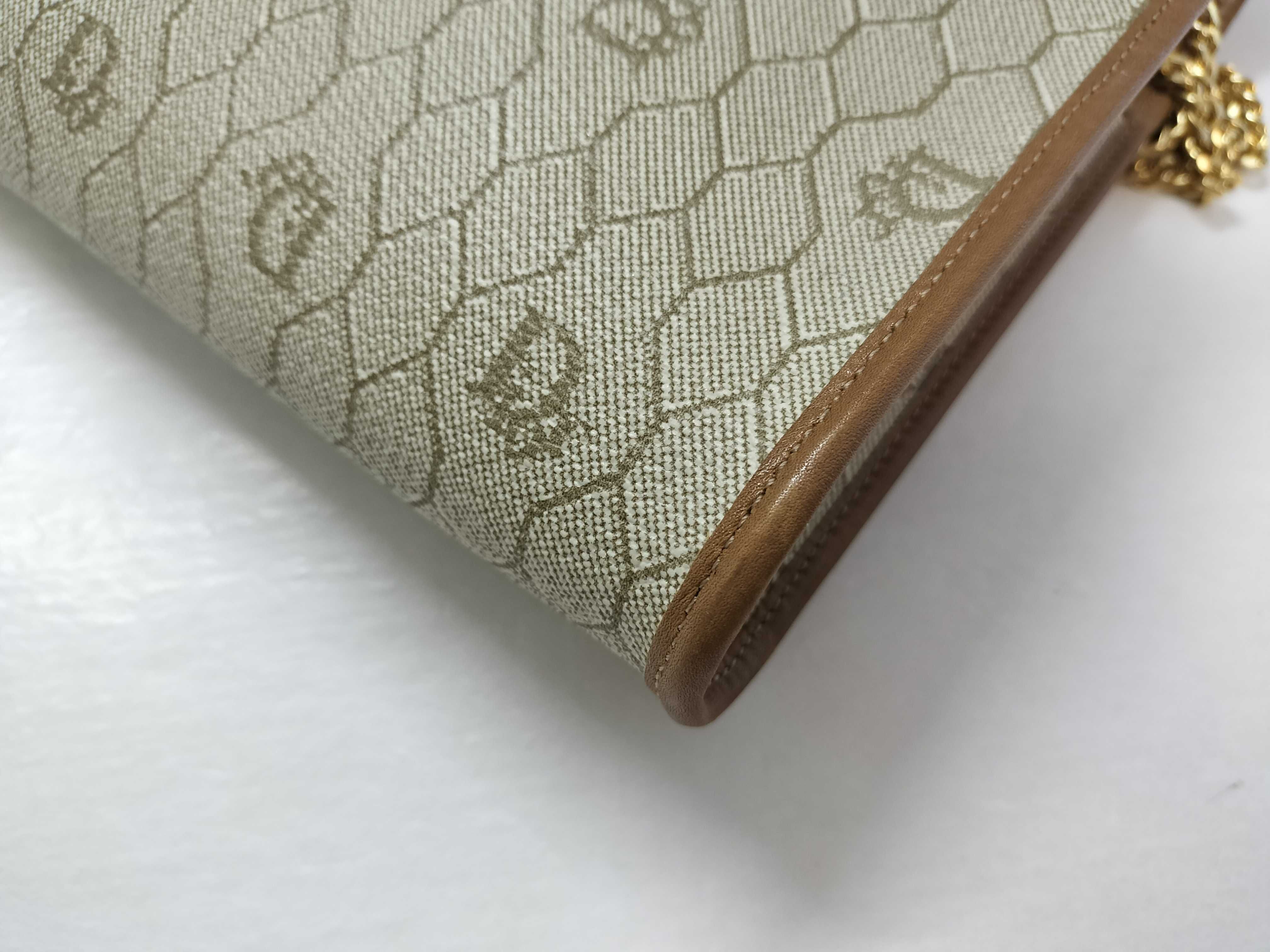 Honeycomb Pattern Chain Shoulder Bag — view 6