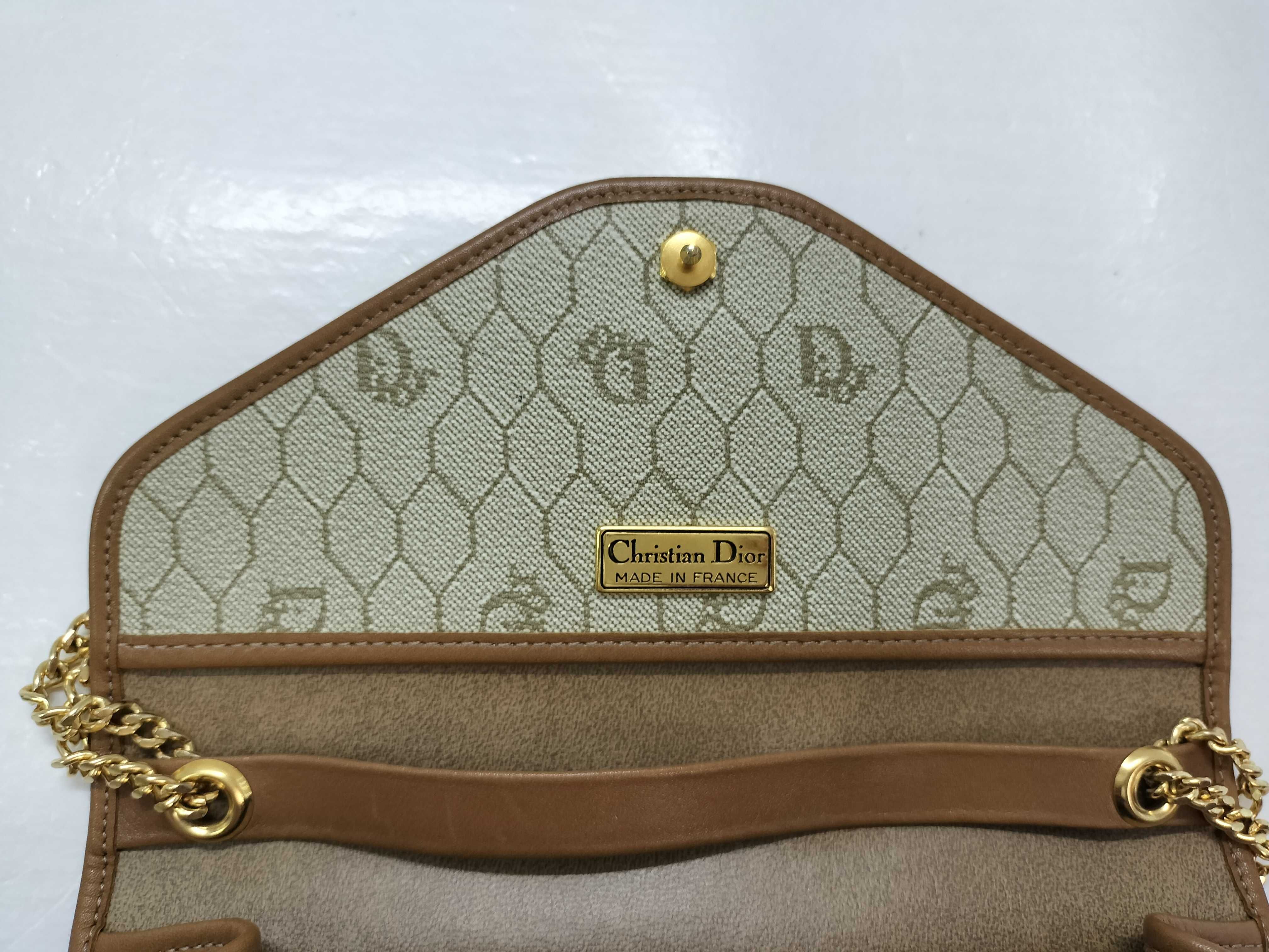 Honeycomb Pattern Chain Shoulder Bag — view 10