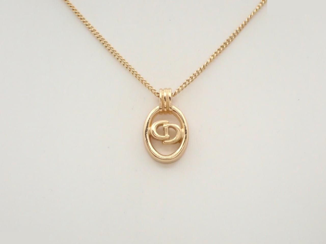 Gold necklace, chain approximately 42cm