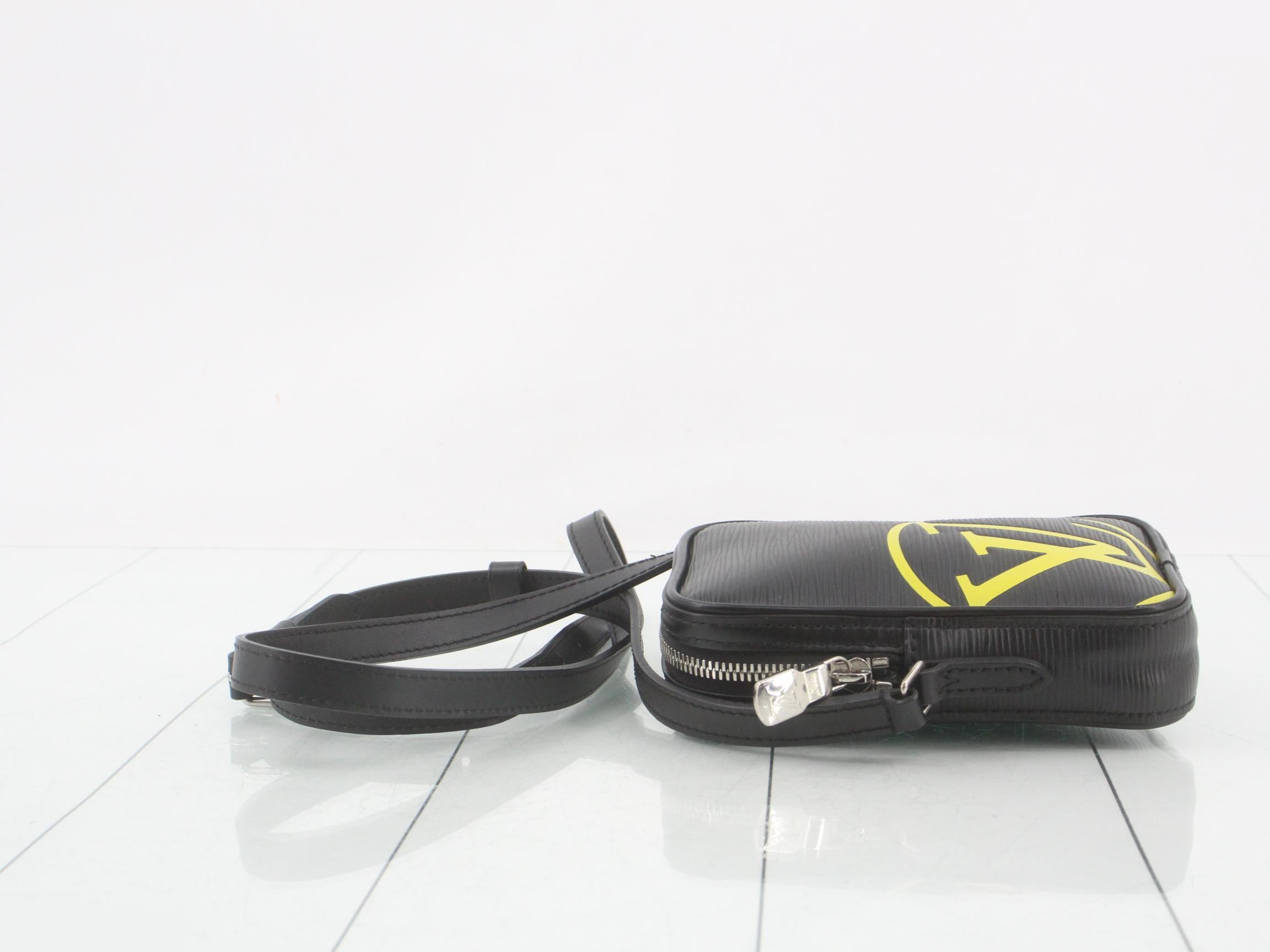 Epi Danube PM Noir Shoulder Bag — view 4