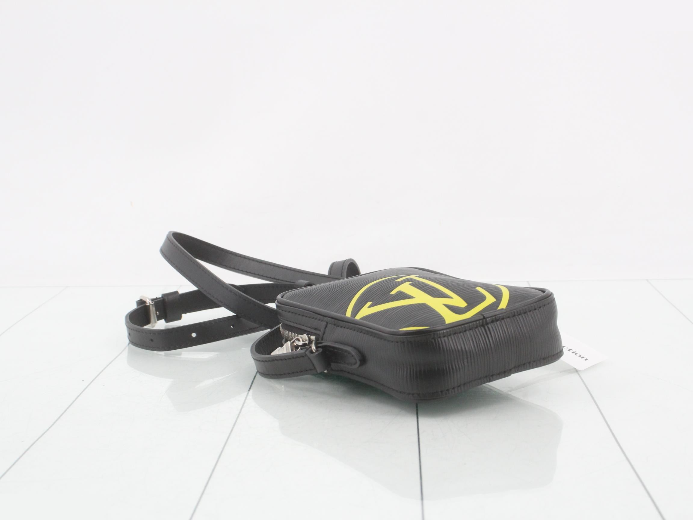 Epi Danube PM Noir Shoulder Bag — view 5