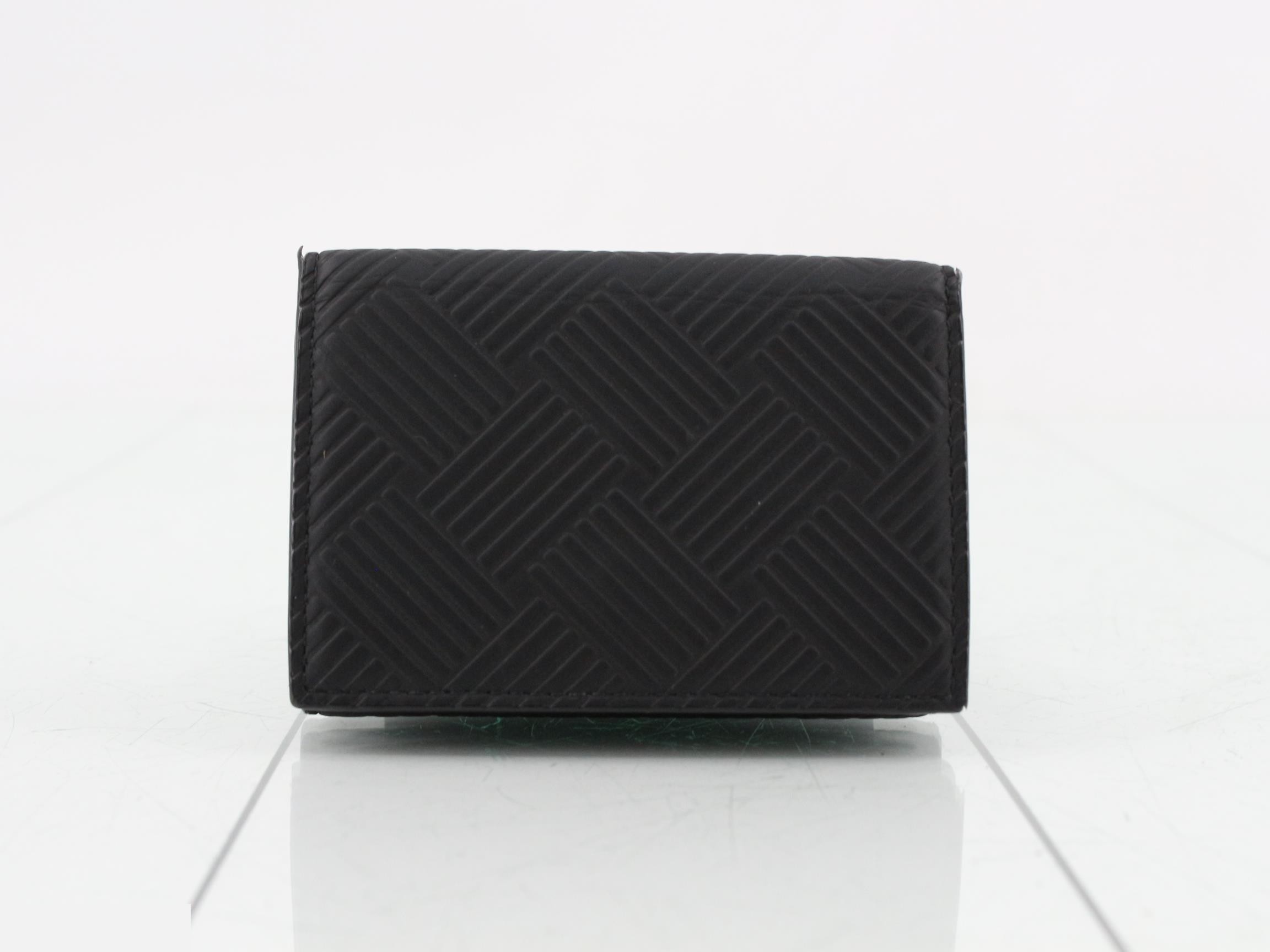 Tri-fold wallet, debossed intrecciato weave, rubber, pouch