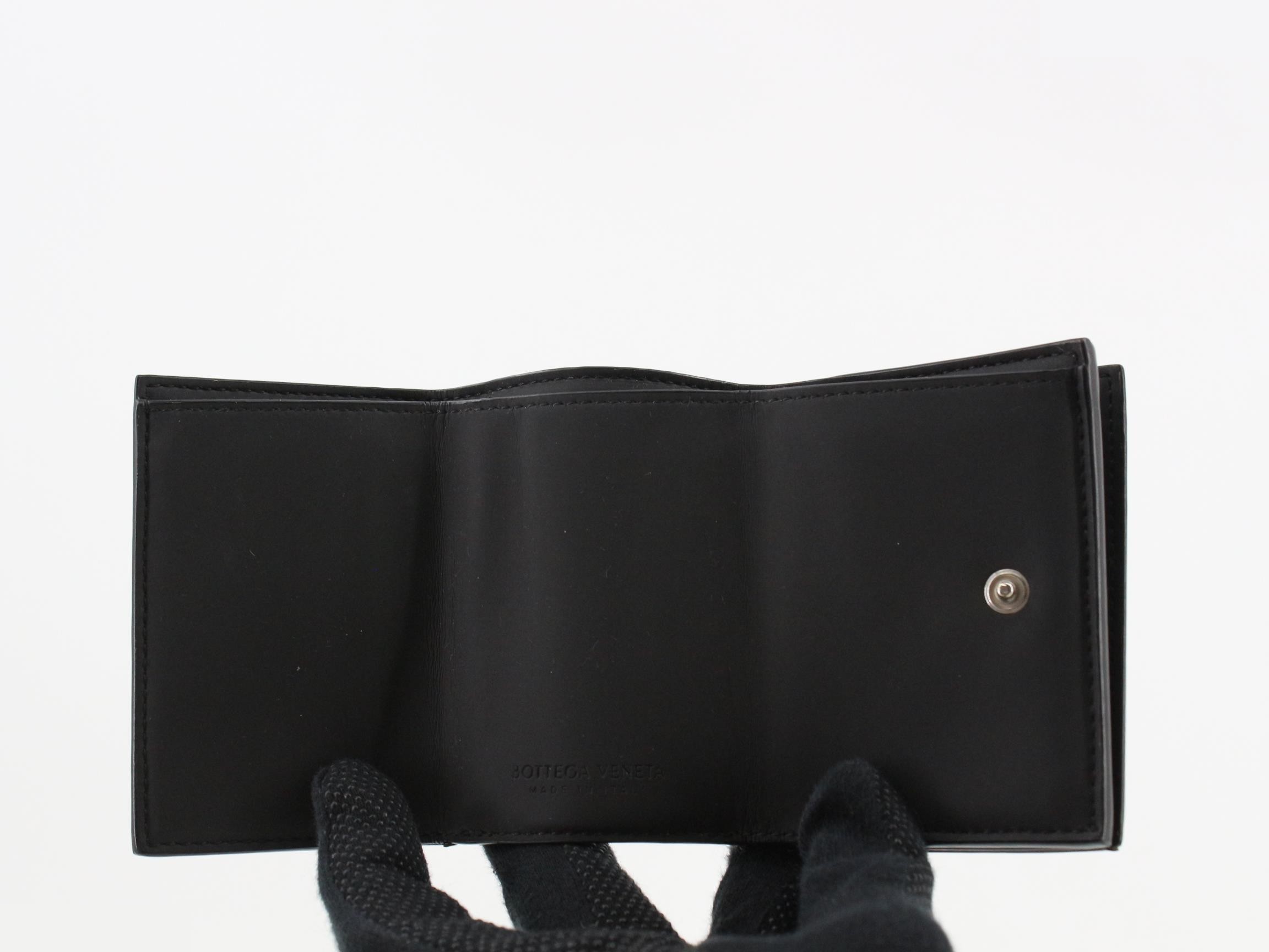 Tri-fold wallet, debossed intrecciato weave, rubber, pouch — view 4