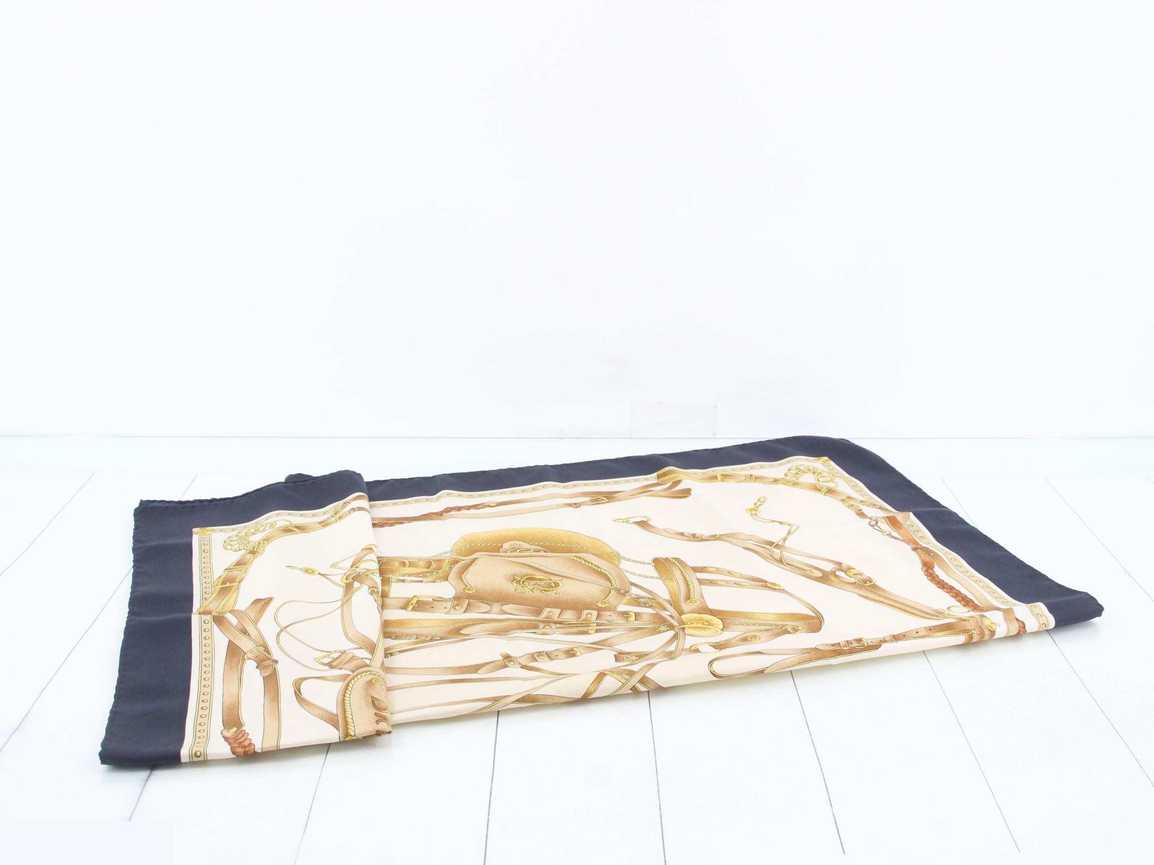 scarf — view 3