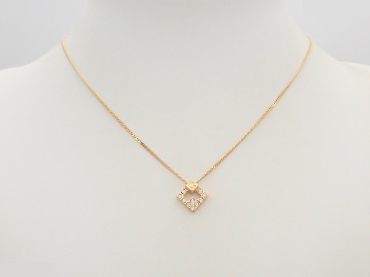 Other line: Precious metals, necklaces, pendants, neck circumference approximately 43 cm. — view 3