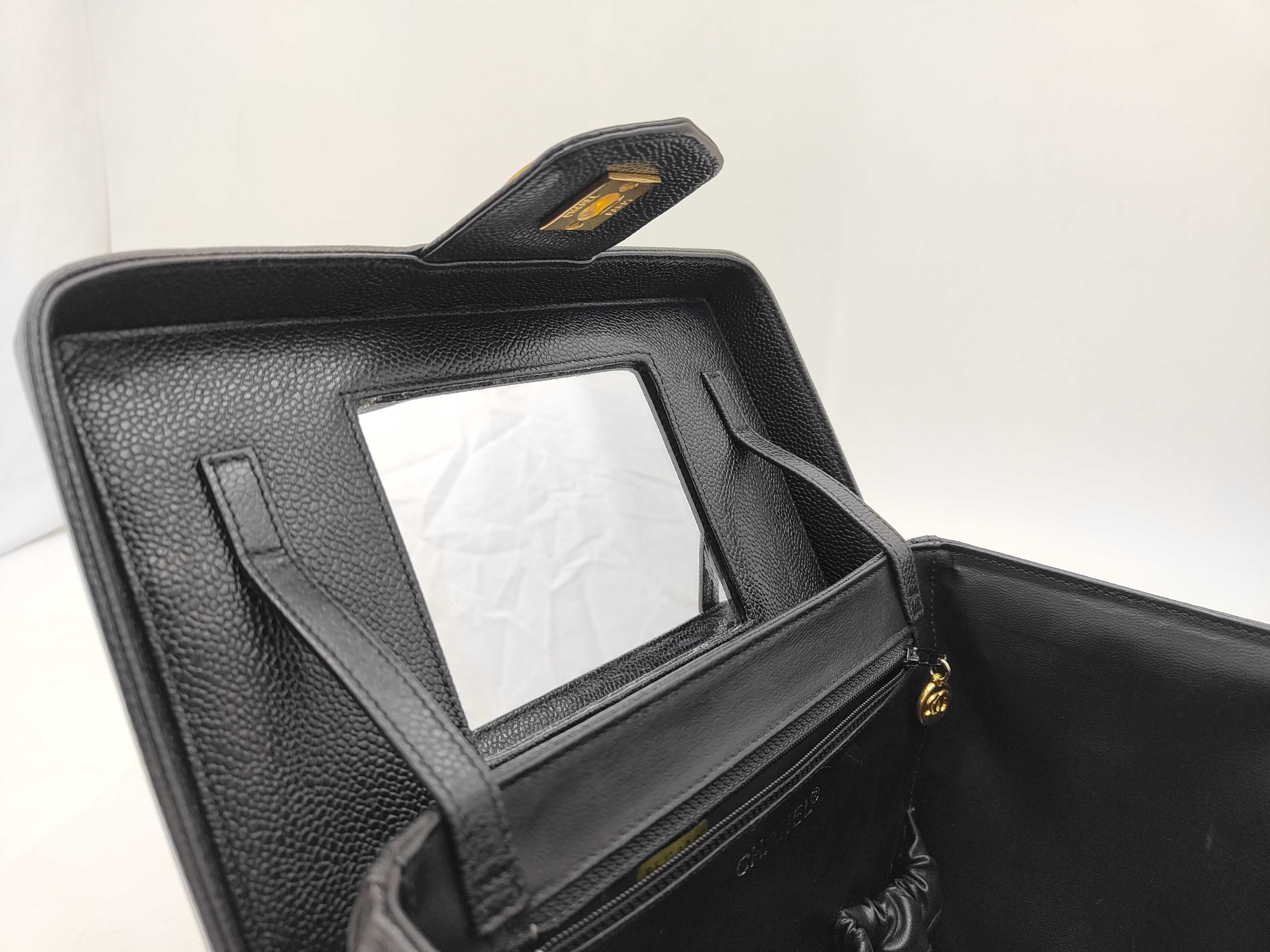 Shoulder Bag Caviar Vanity Bag — view 11
