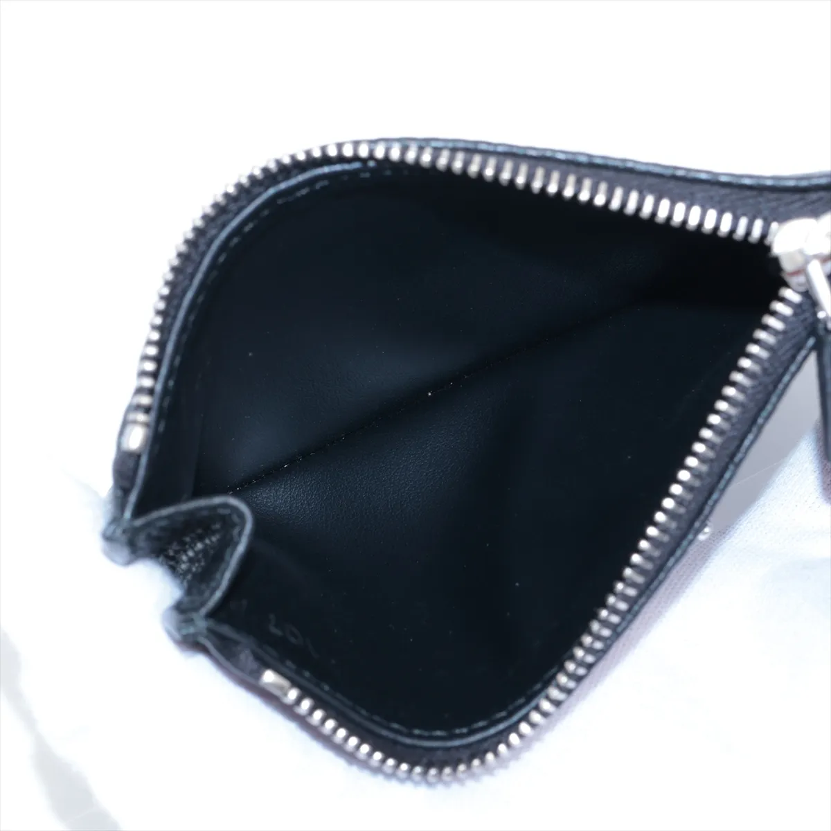Triangle Logo 2MC086 Leather Fragment Case Black — view 3